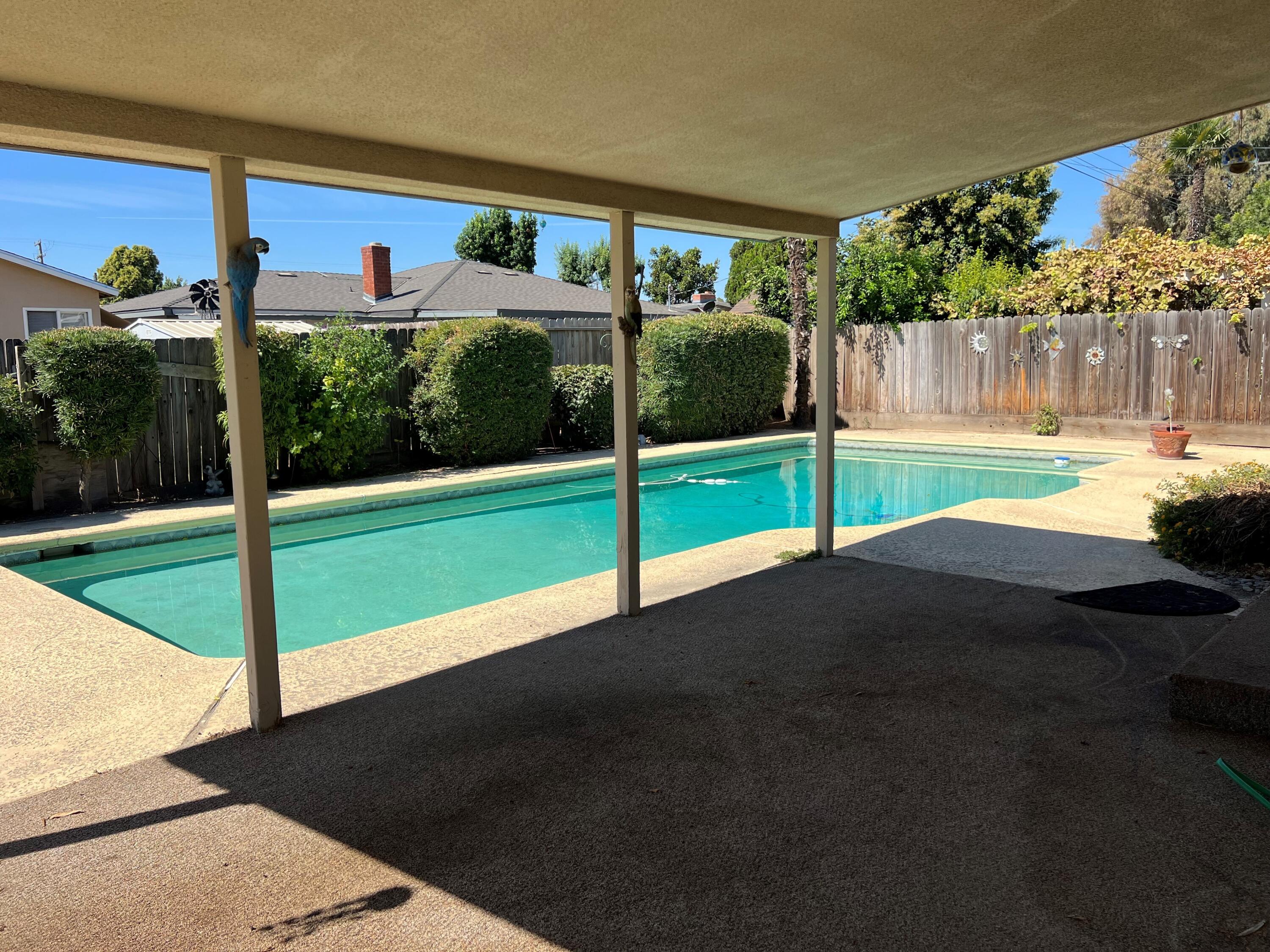 855 E Pleasant Ave, Tulare, CA 93274