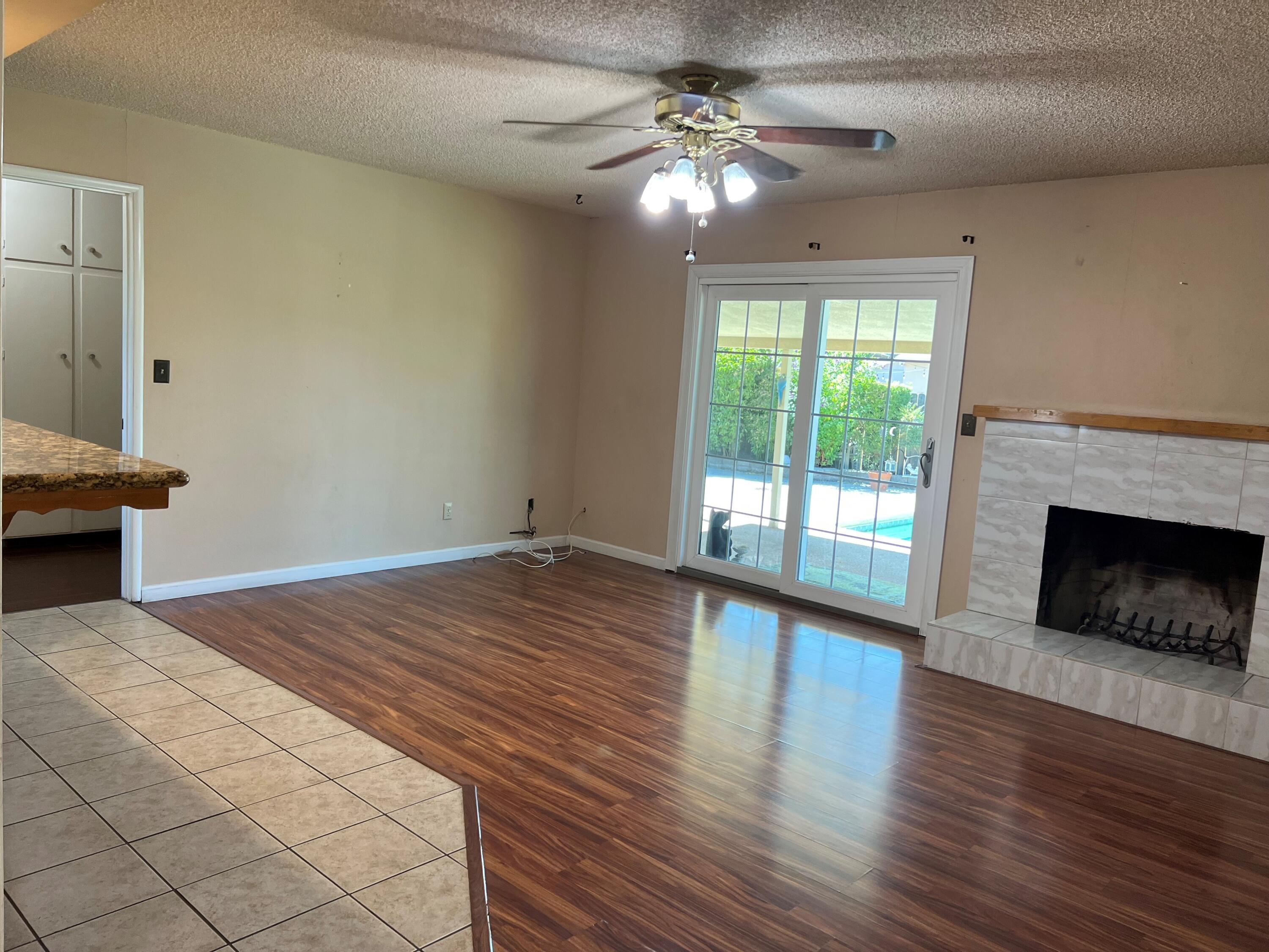 855 E Pleasant Ave, Tulare, CA 93274