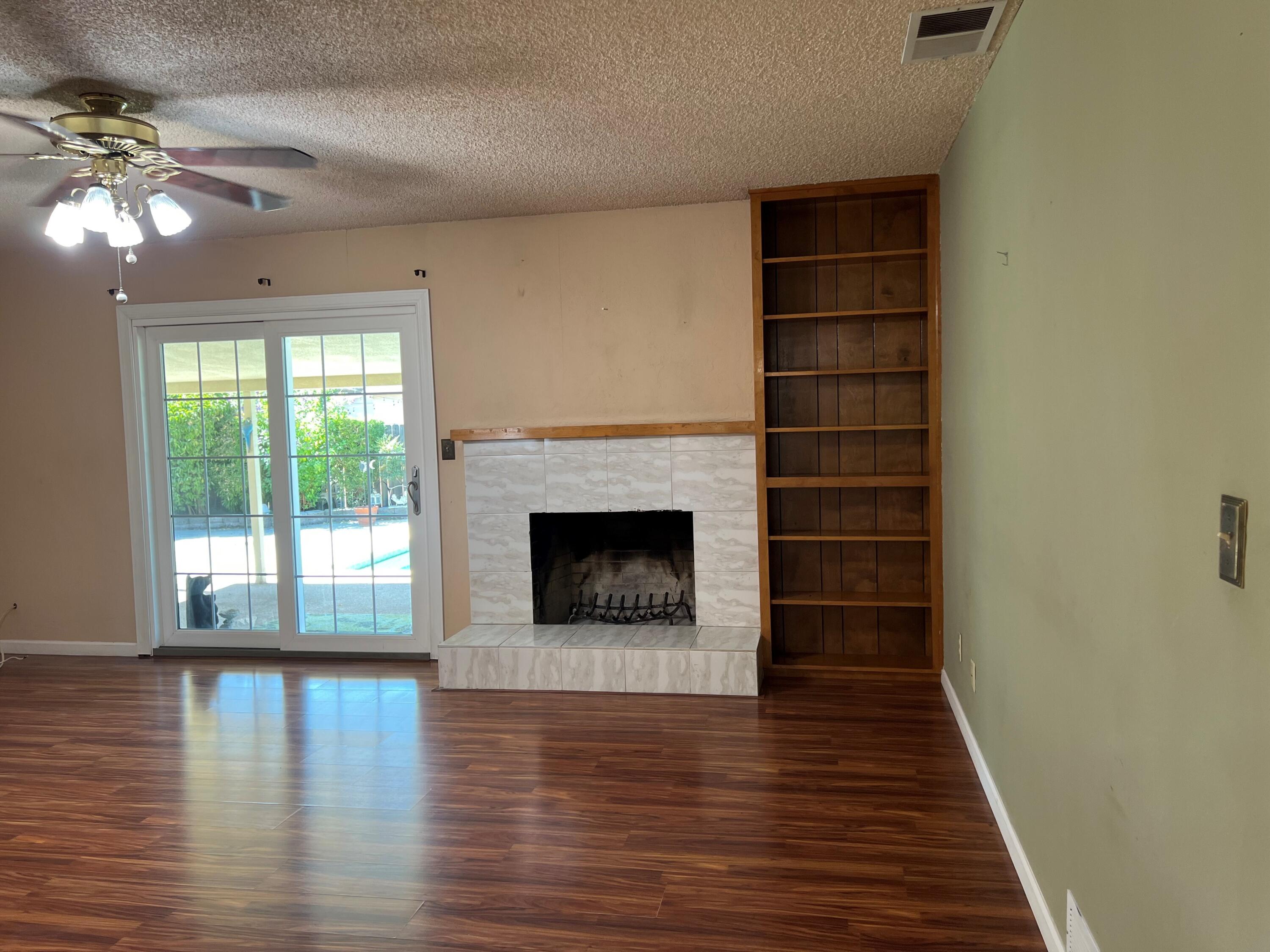 855 E Pleasant Ave, Tulare, CA 93274