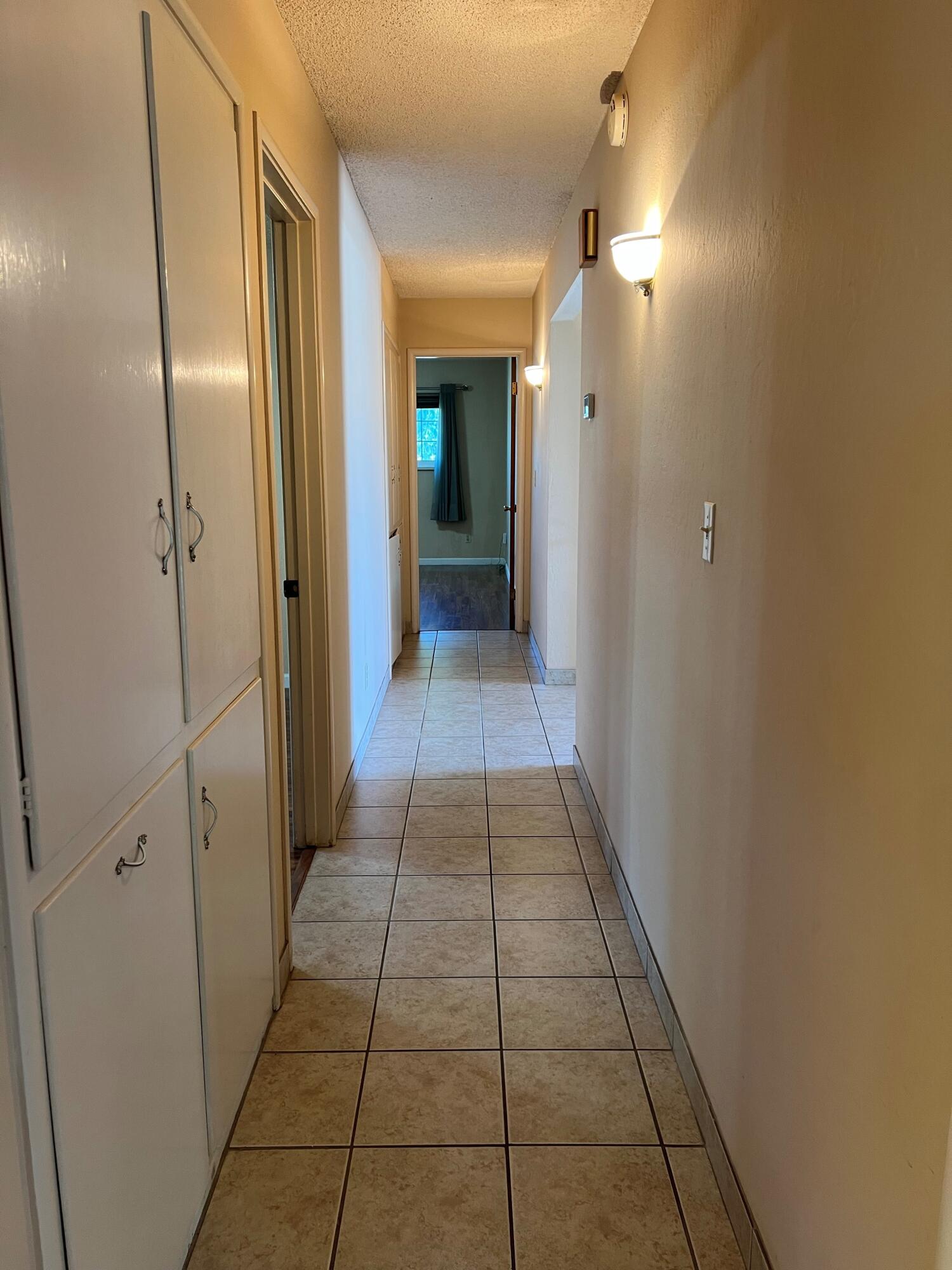 855 E Pleasant Ave, Tulare, CA 93274