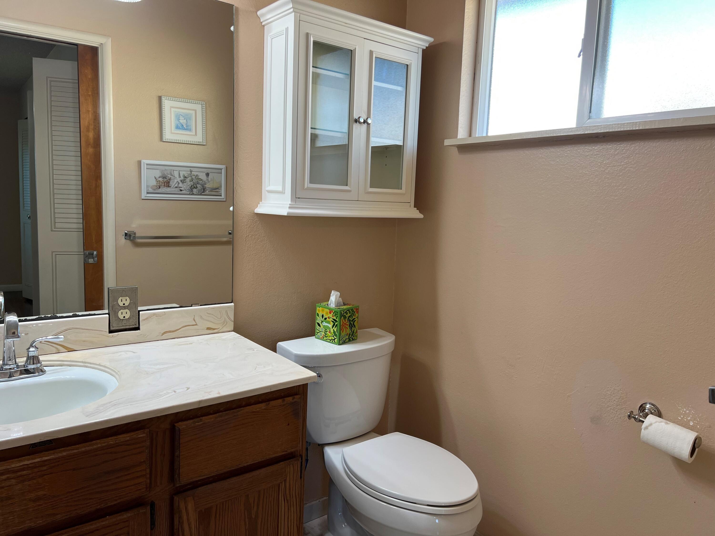 855 E Pleasant Ave, Tulare, CA 93274