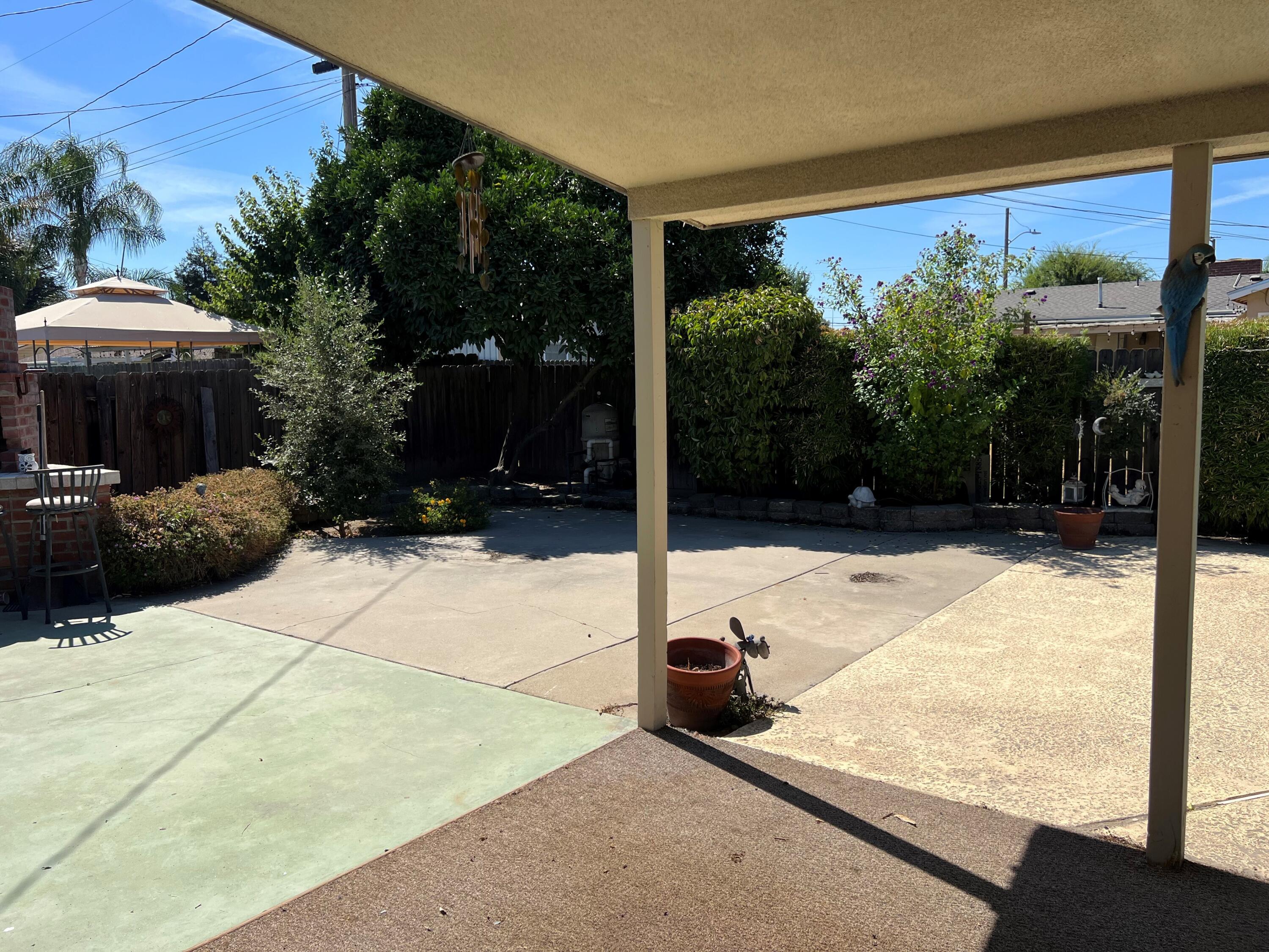 855 E Pleasant Ave, Tulare, CA 93274