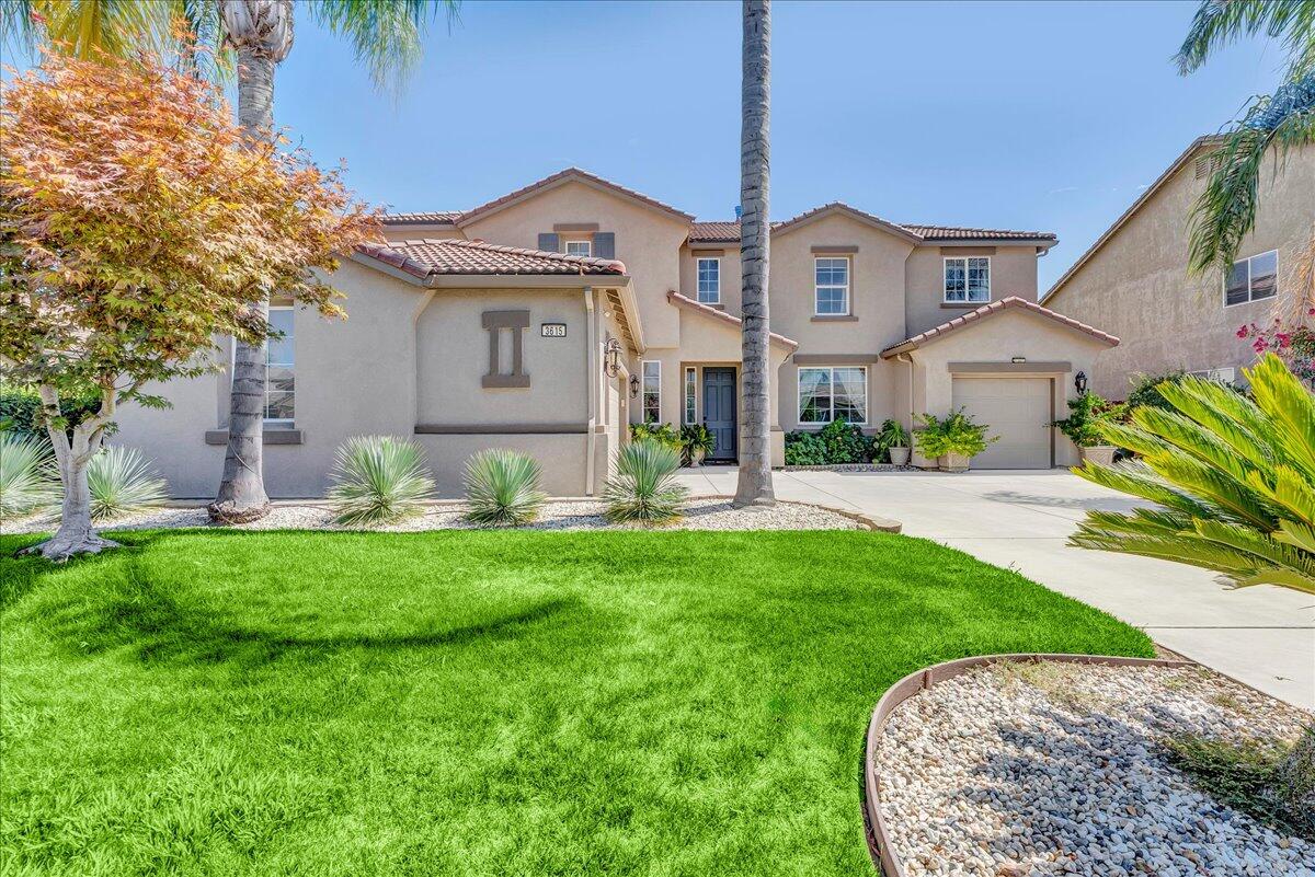 3615 W Sunnyview Ave, Visalia, CA 93291