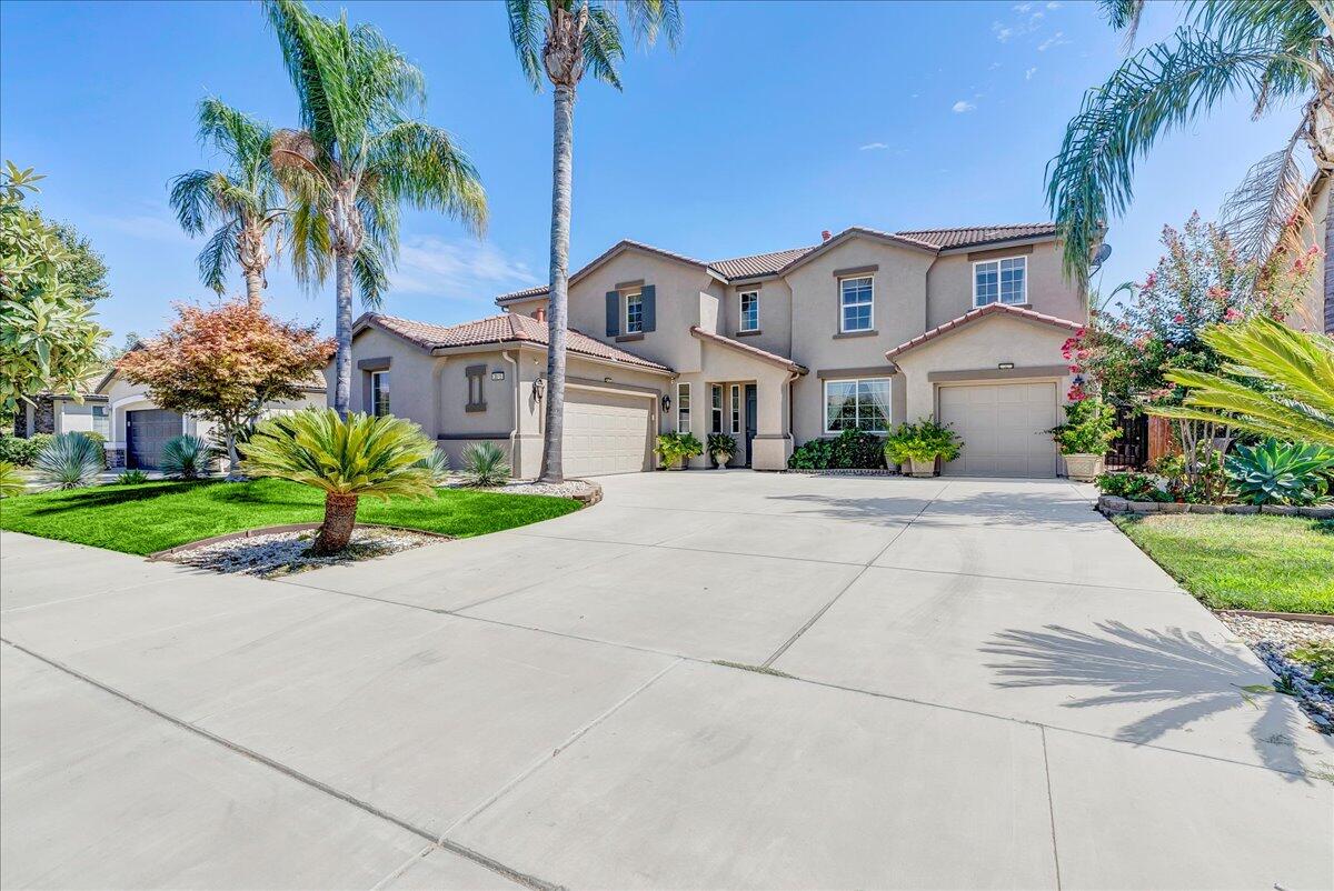 3615 W Sunnyview Ave, Visalia, CA 93291