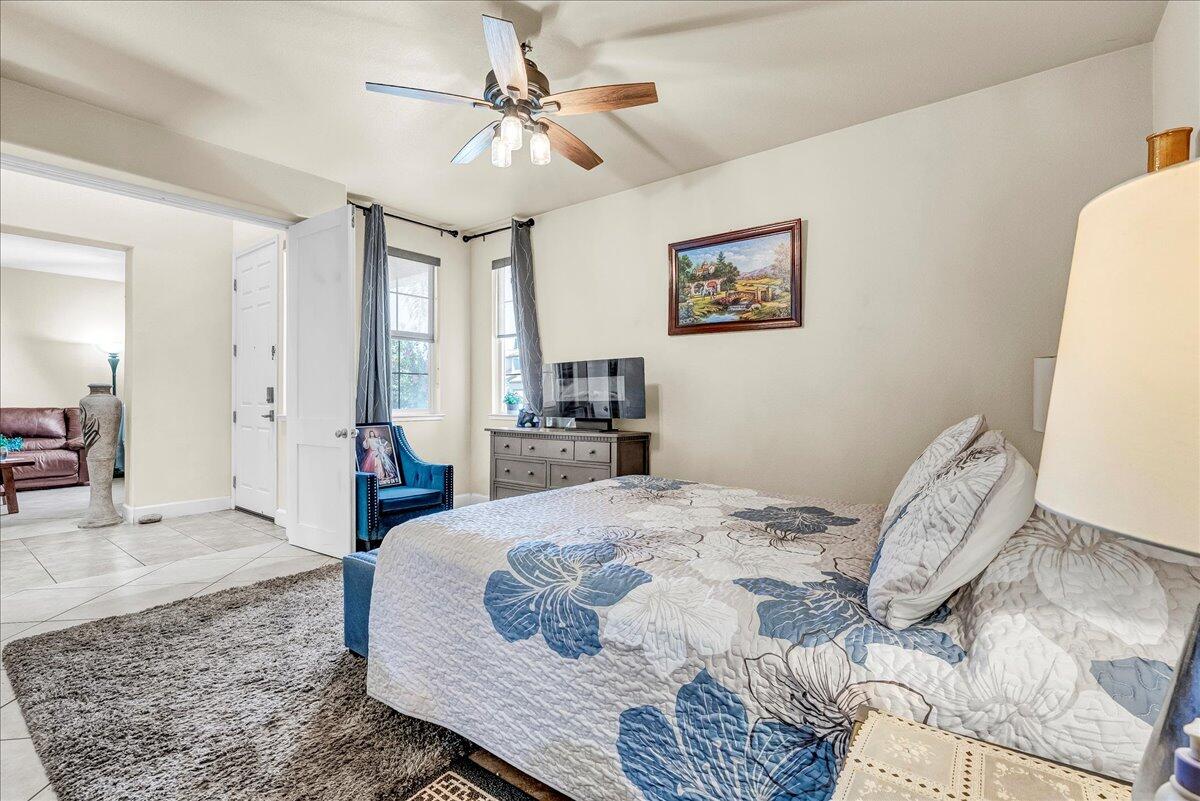 3615 W Sunnyview Ave, Visalia, CA 93291