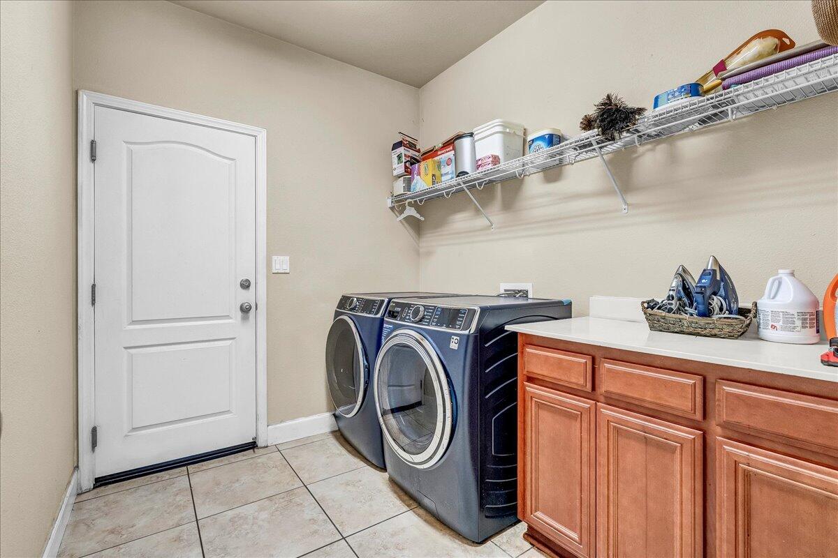 3615 W Sunnyview Ave, Visalia, CA 93291