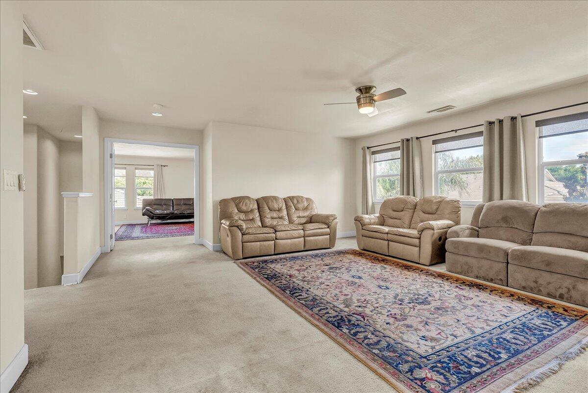 3615 W Sunnyview Ave, Visalia, CA 93291