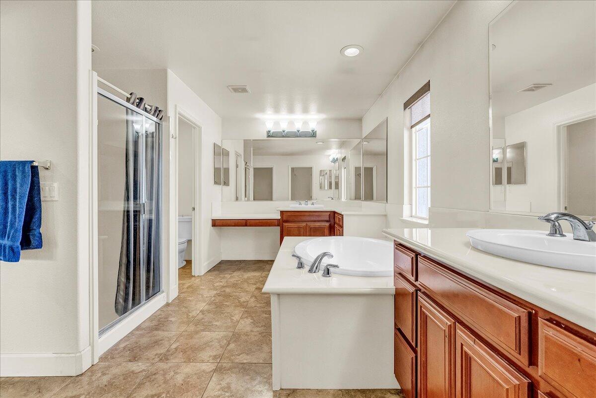 3615 W Sunnyview Ave, Visalia, CA 93291