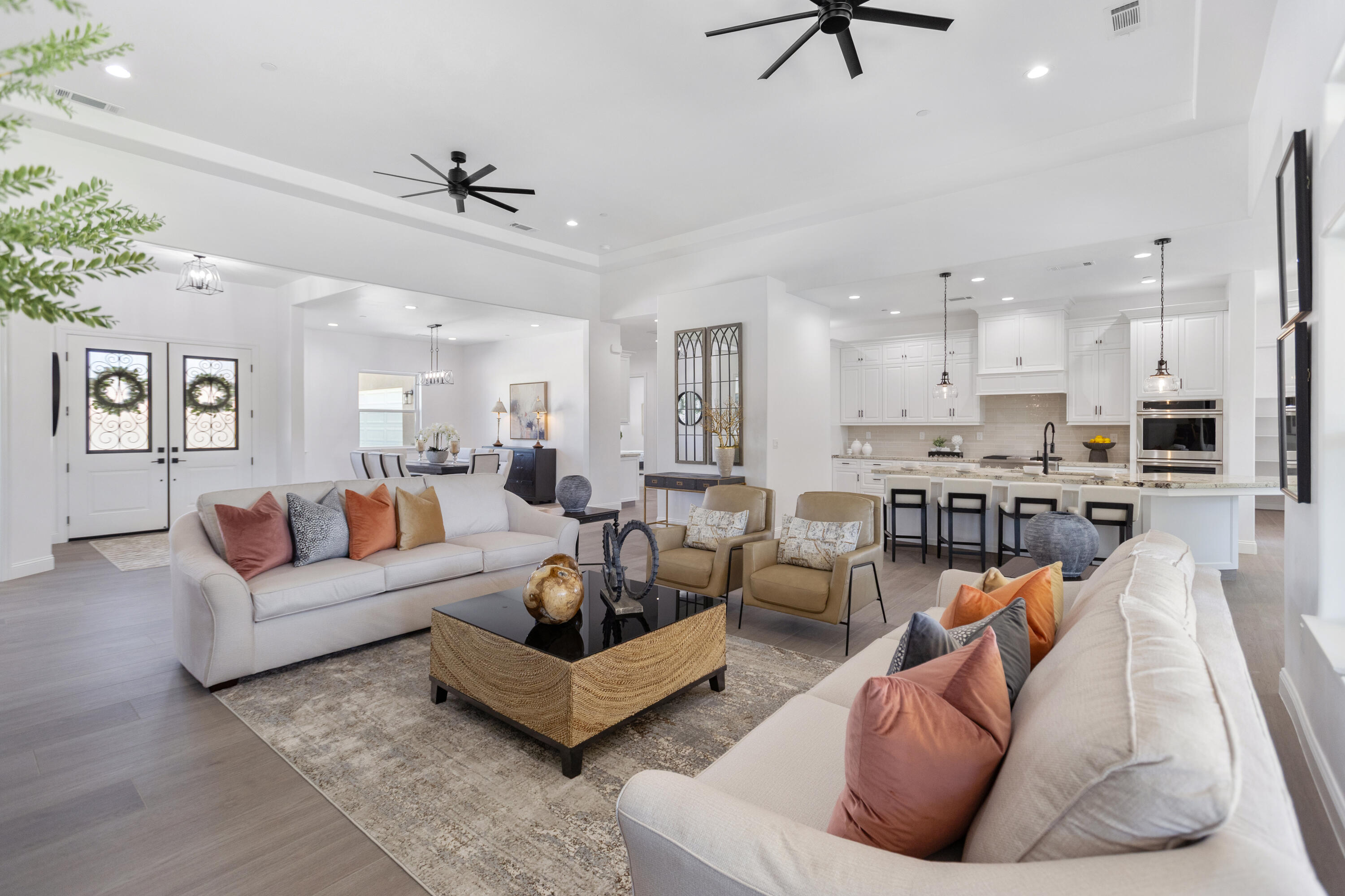 183 Oaks Ct, Tulare, CA 93274