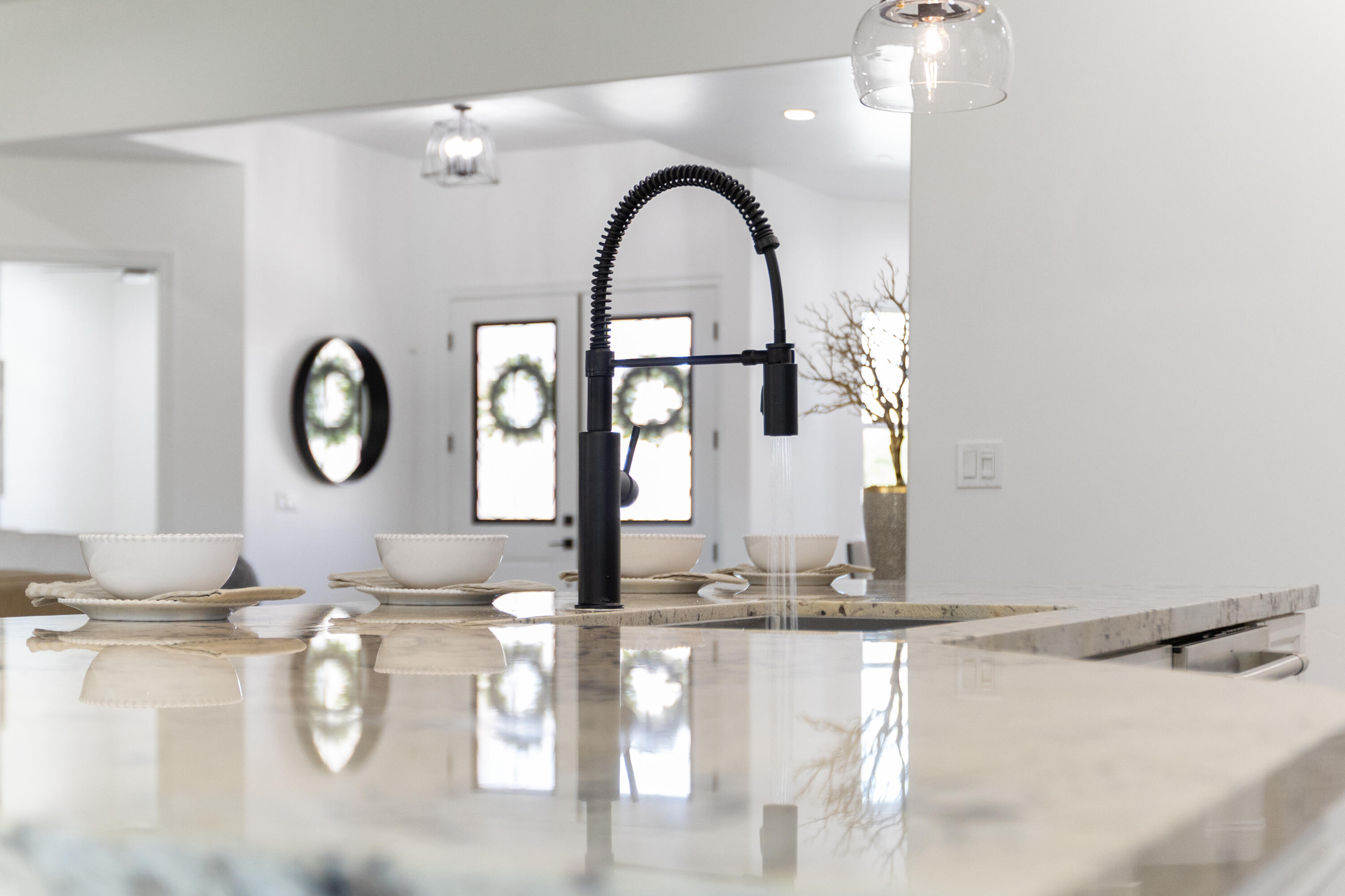 183 Oaks Ct, Tulare, CA 93274