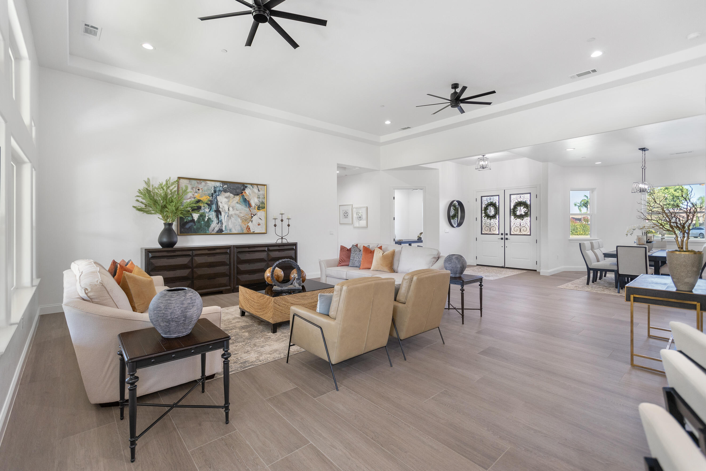 183 Oaks Ct, Tulare, CA 93274