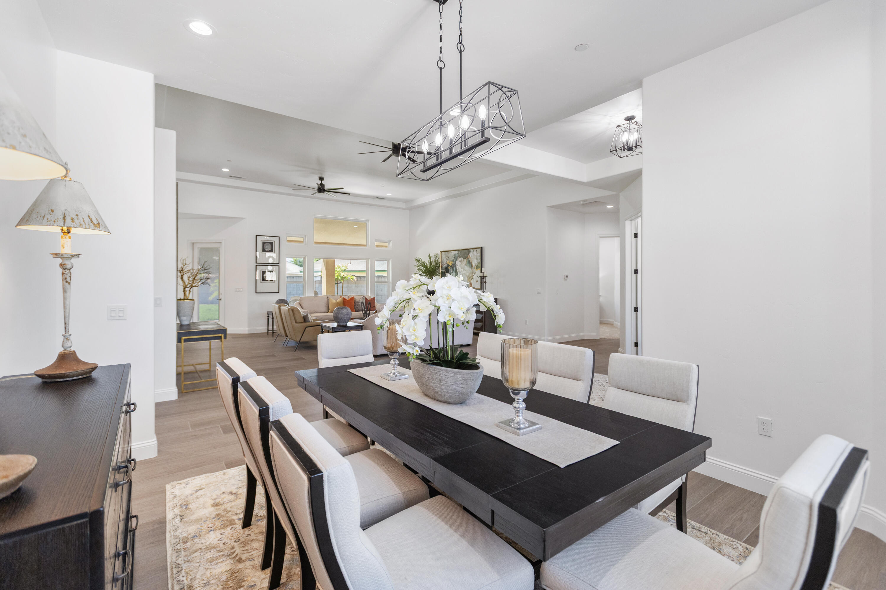 183 Oaks Ct, Tulare, CA 93274