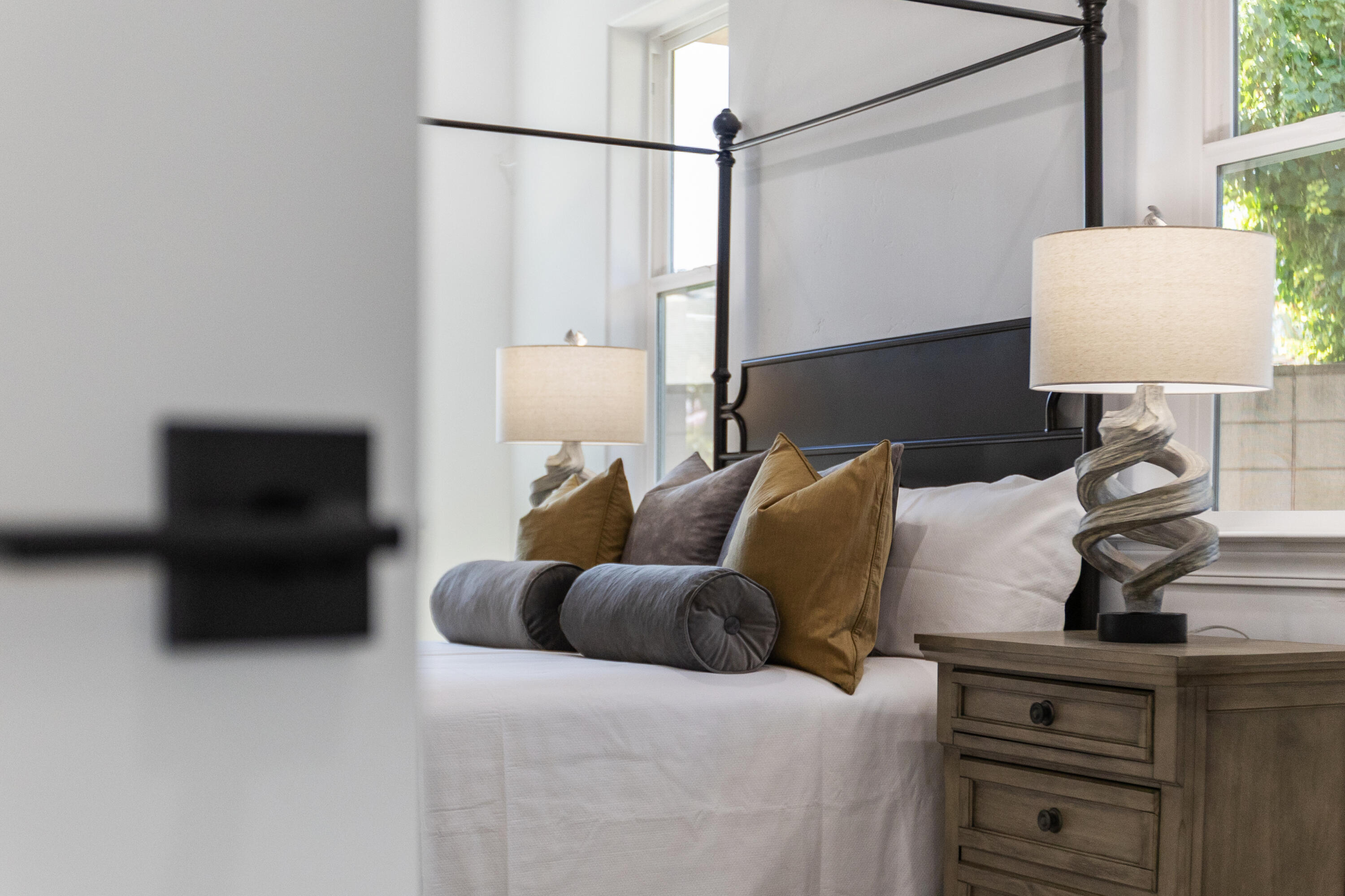 183 Oaks Ct, Tulare, CA 93274