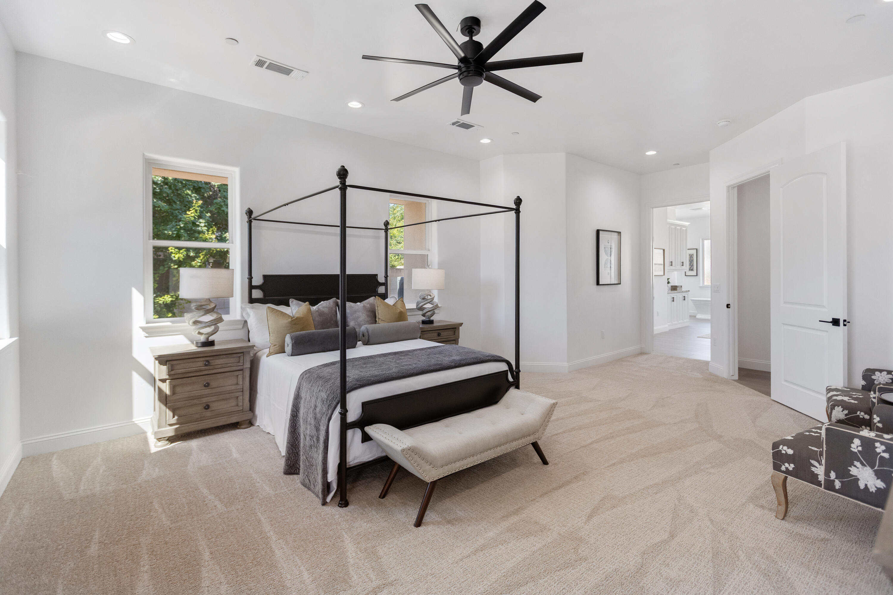 183 Oaks Ct, Tulare, CA 93274