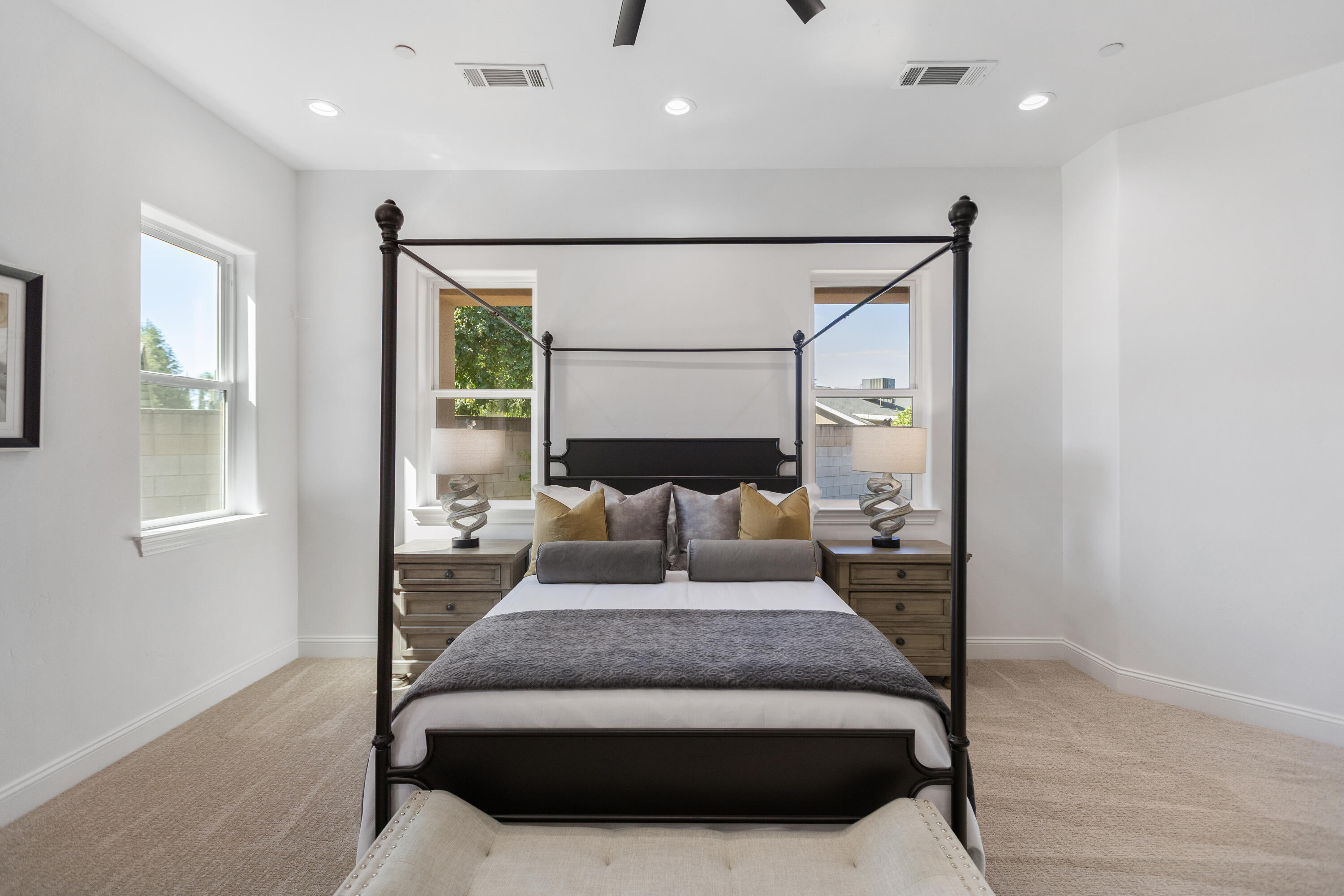 183 Oaks Ct, Tulare, CA 93274