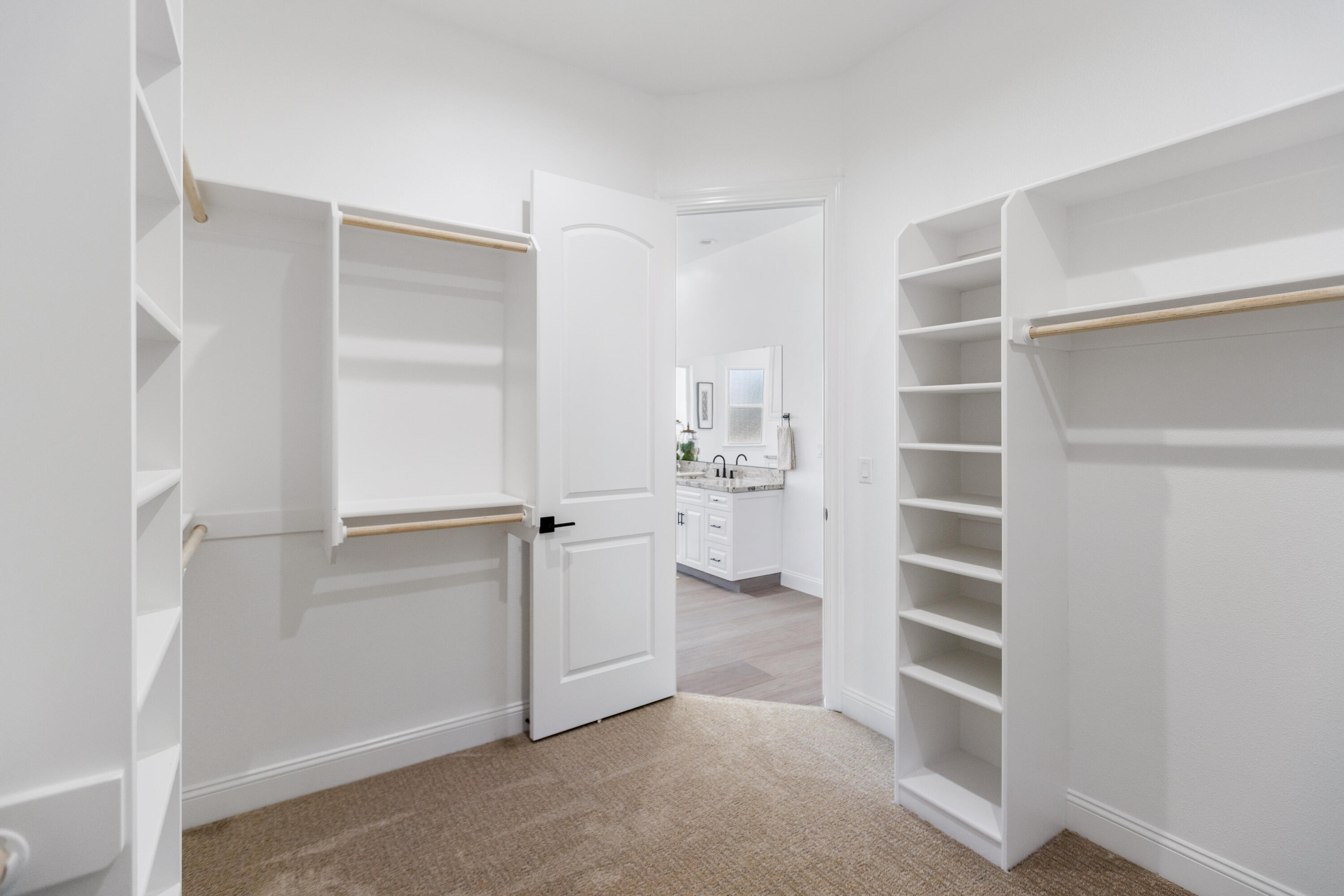 183 Oaks Ct, Tulare, CA 93274