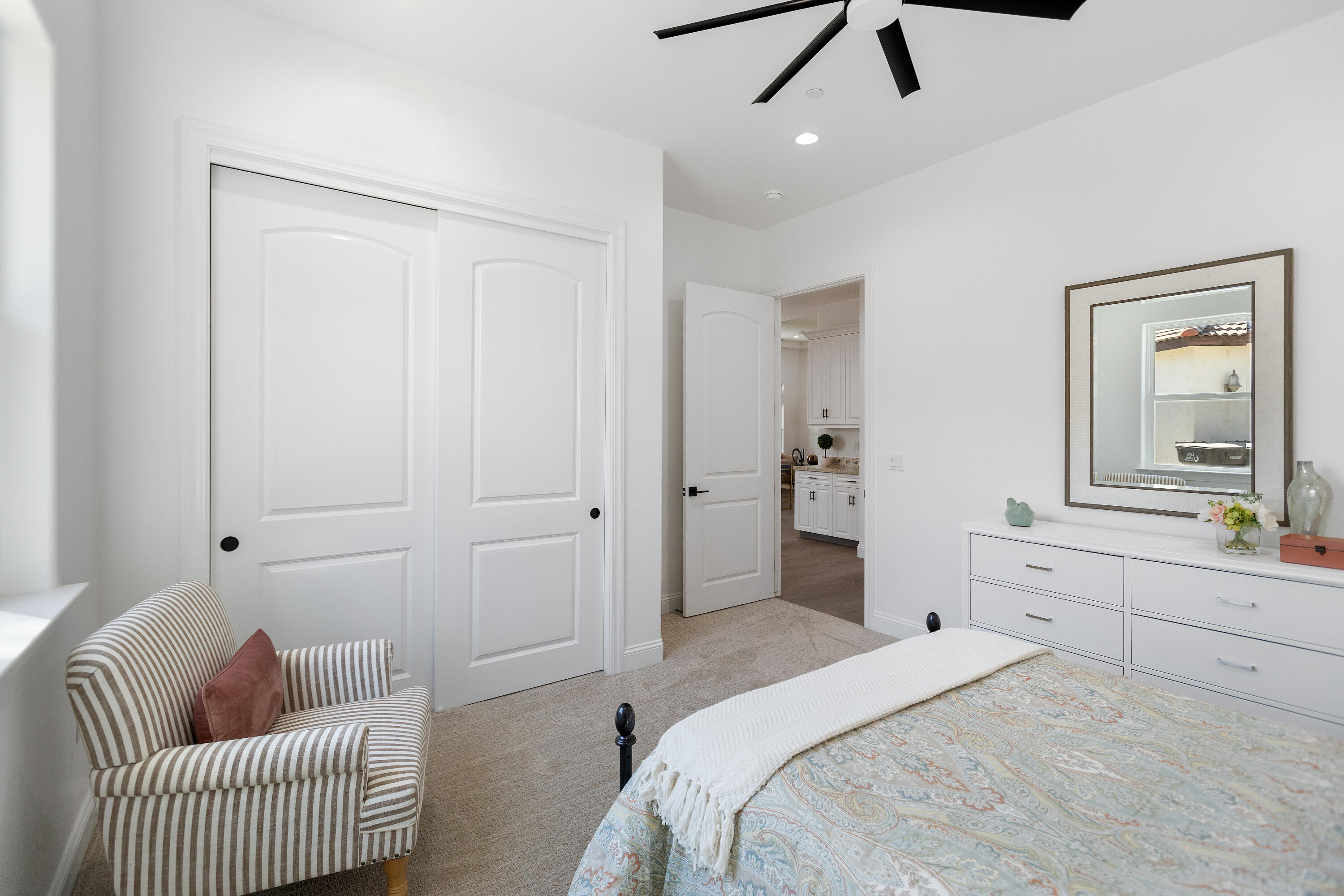 183 Oaks Ct, Tulare, CA 93274