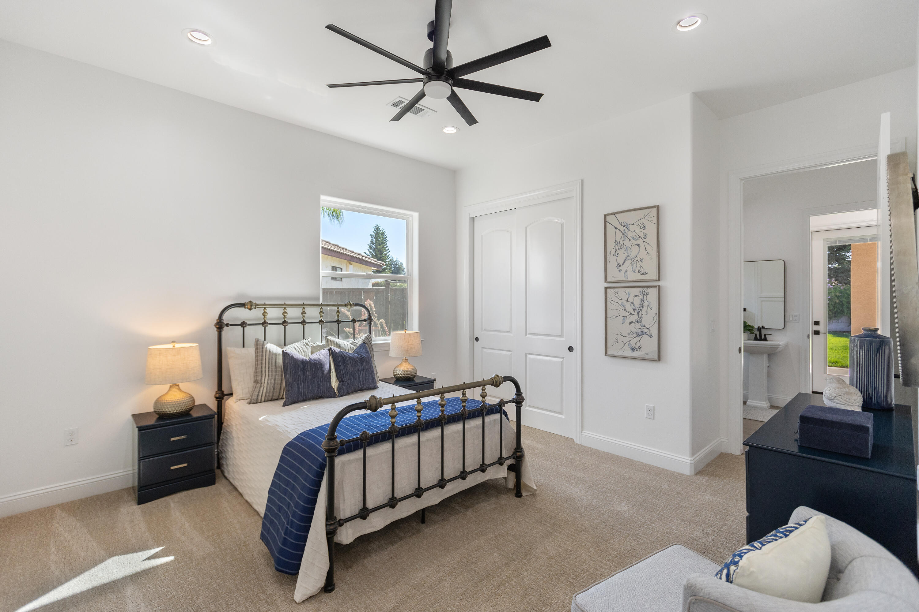 183 Oaks Ct, Tulare, CA 93274