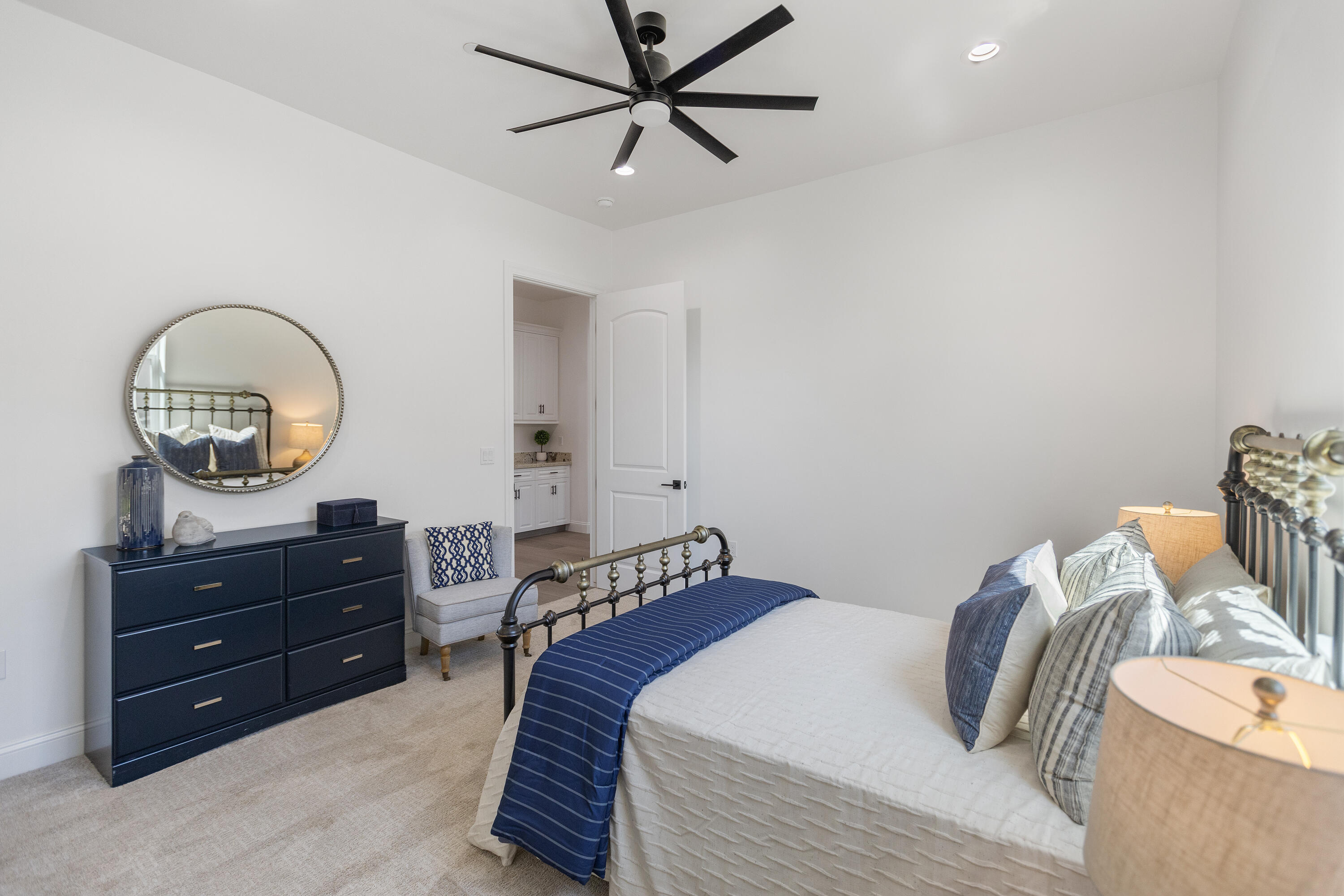 183 Oaks Ct, Tulare, CA 93274