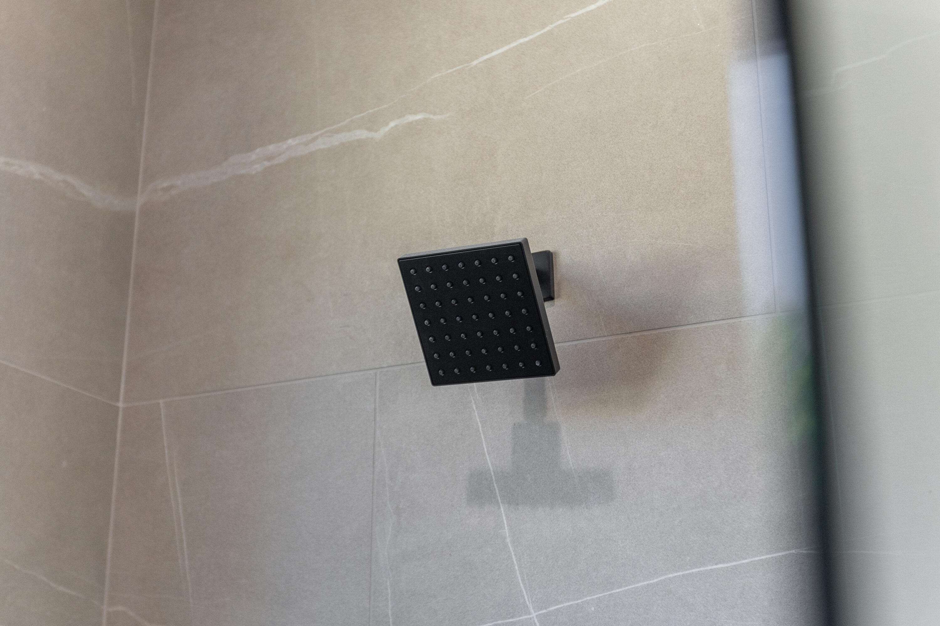 183 Oaks Ct, Tulare, CA 93274