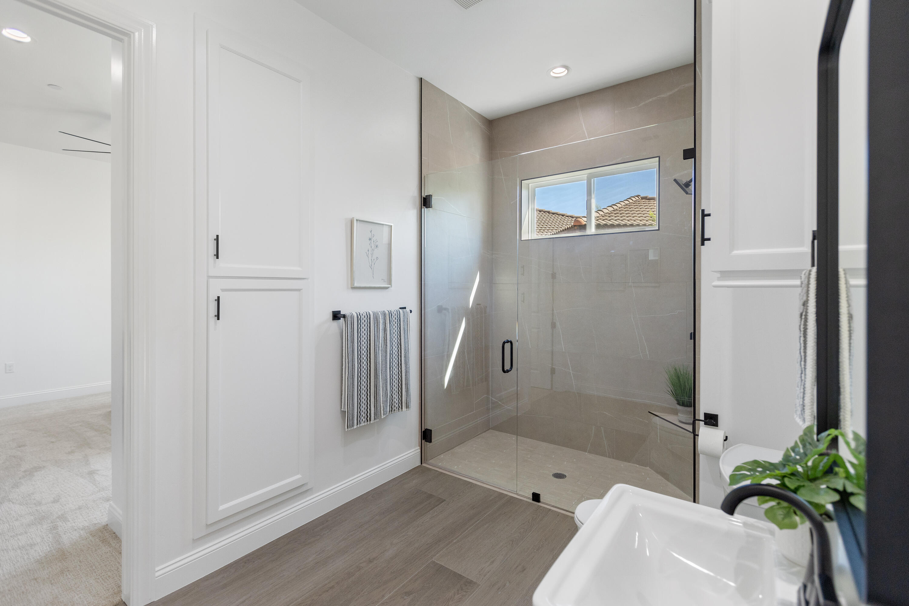 183 Oaks Ct, Tulare, CA 93274