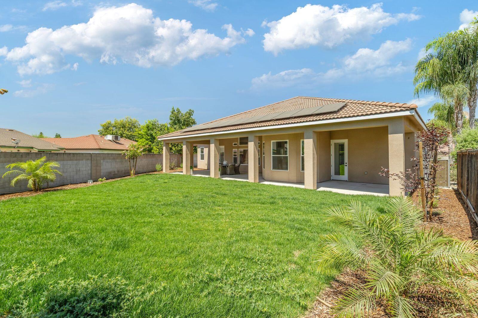 183 Oaks Ct, Tulare, CA 93274