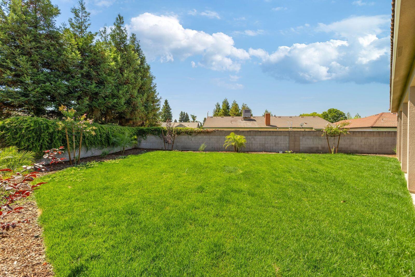 183 Oaks Ct, Tulare, CA 93274