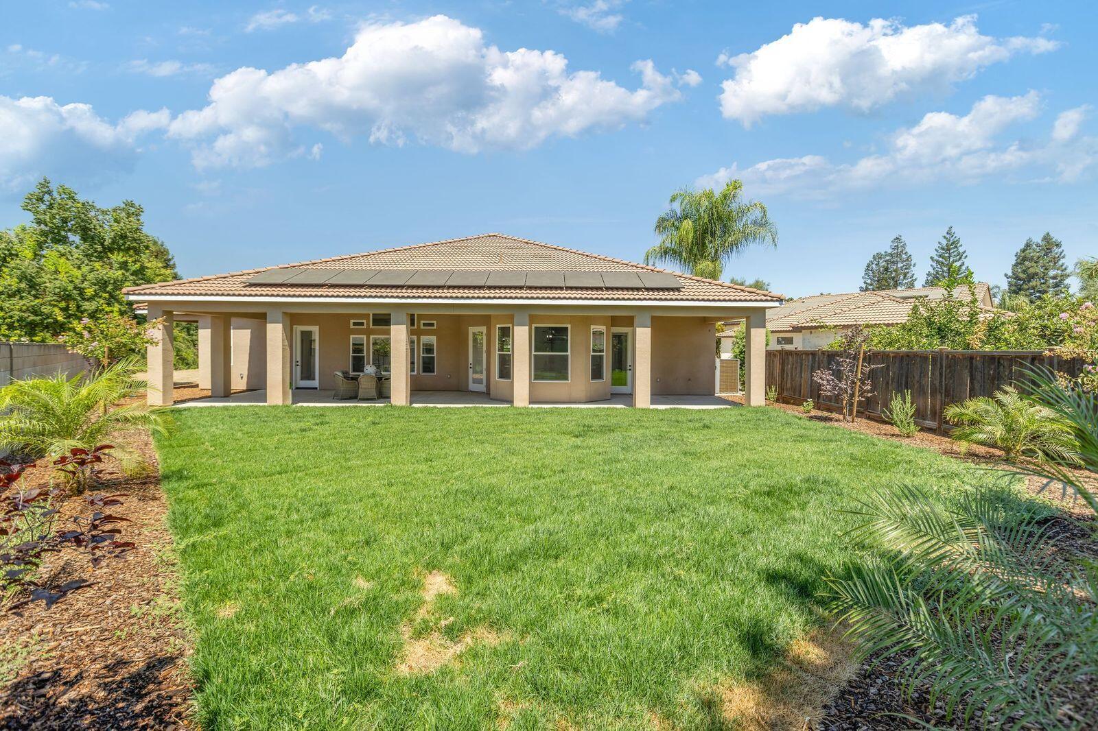 183 Oaks Ct, Tulare, CA 93274