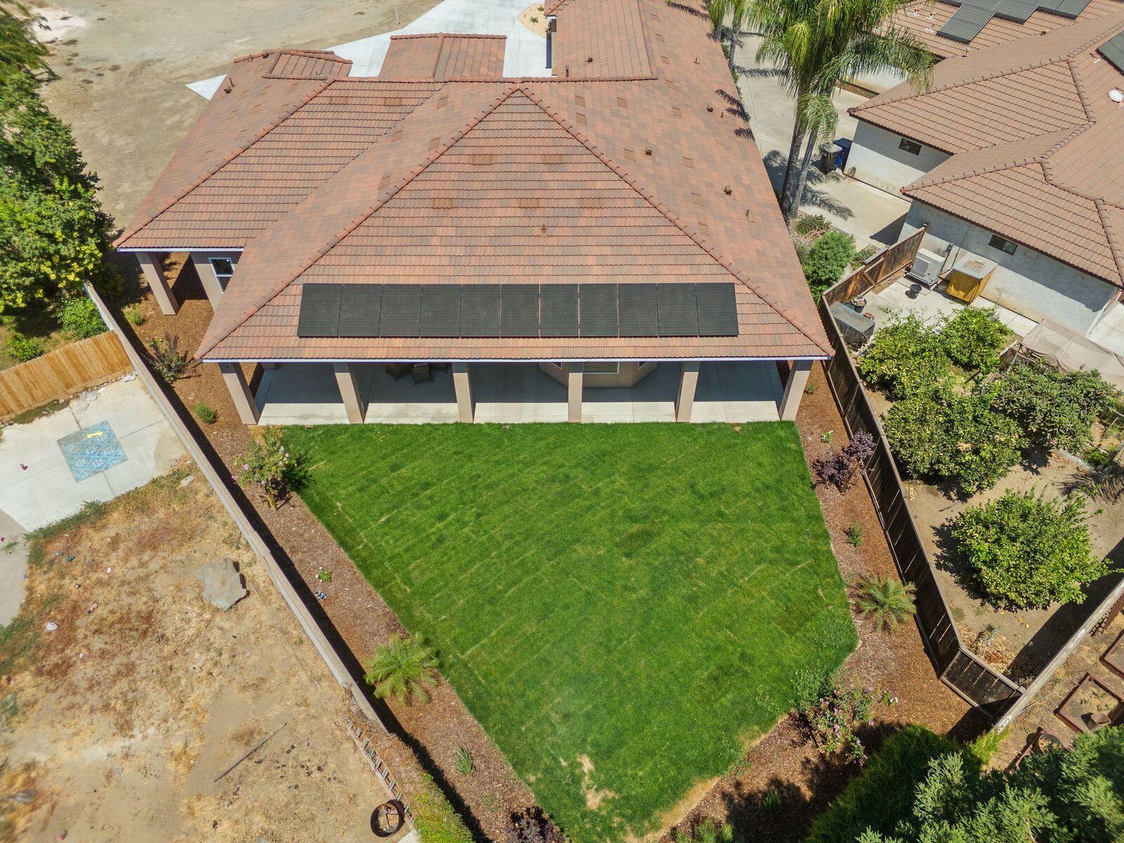 183 Oaks Ct, Tulare, CA 93274