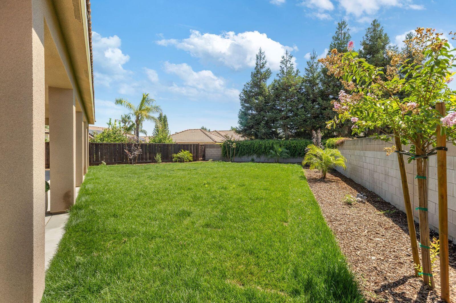 183 Oaks Ct, Tulare, CA 93274