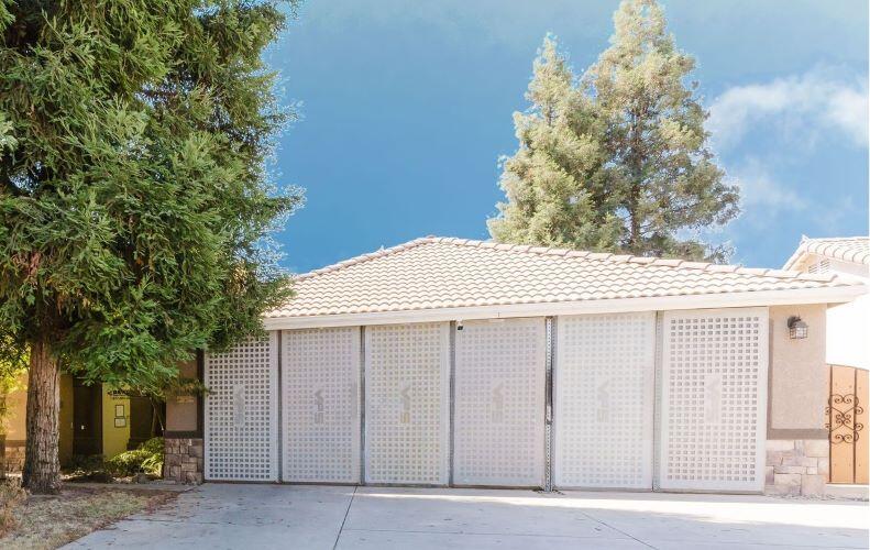 4523 W Evergreen Ct, Visalia, CA 93277