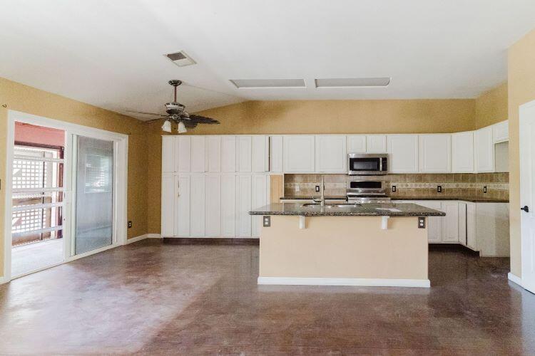 4523 W Evergreen Ct, Visalia, CA 93277