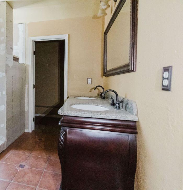 4523 W Evergreen Ct, Visalia, CA 93277