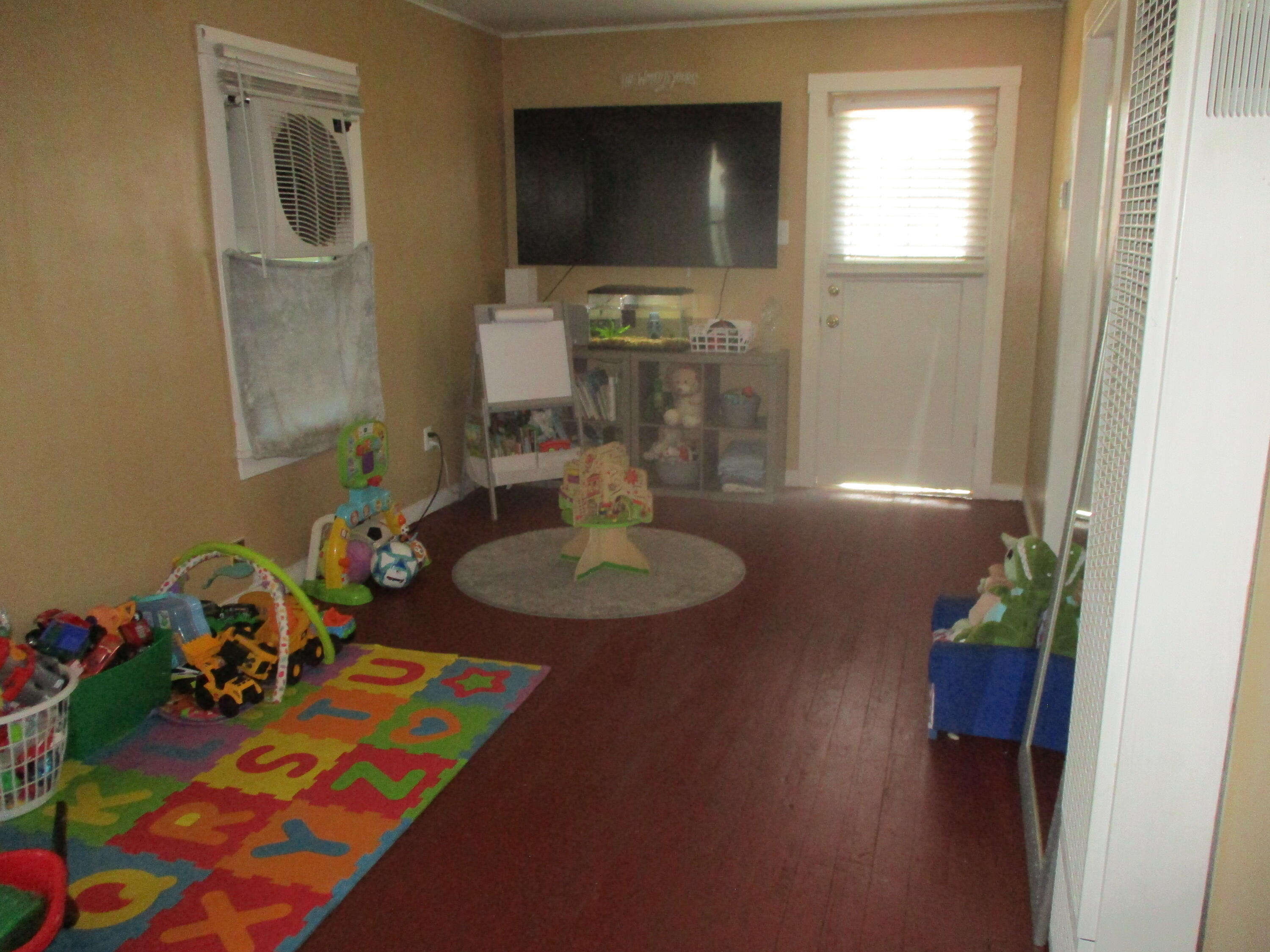 1540 N Encina St, Visalia, CA 93291