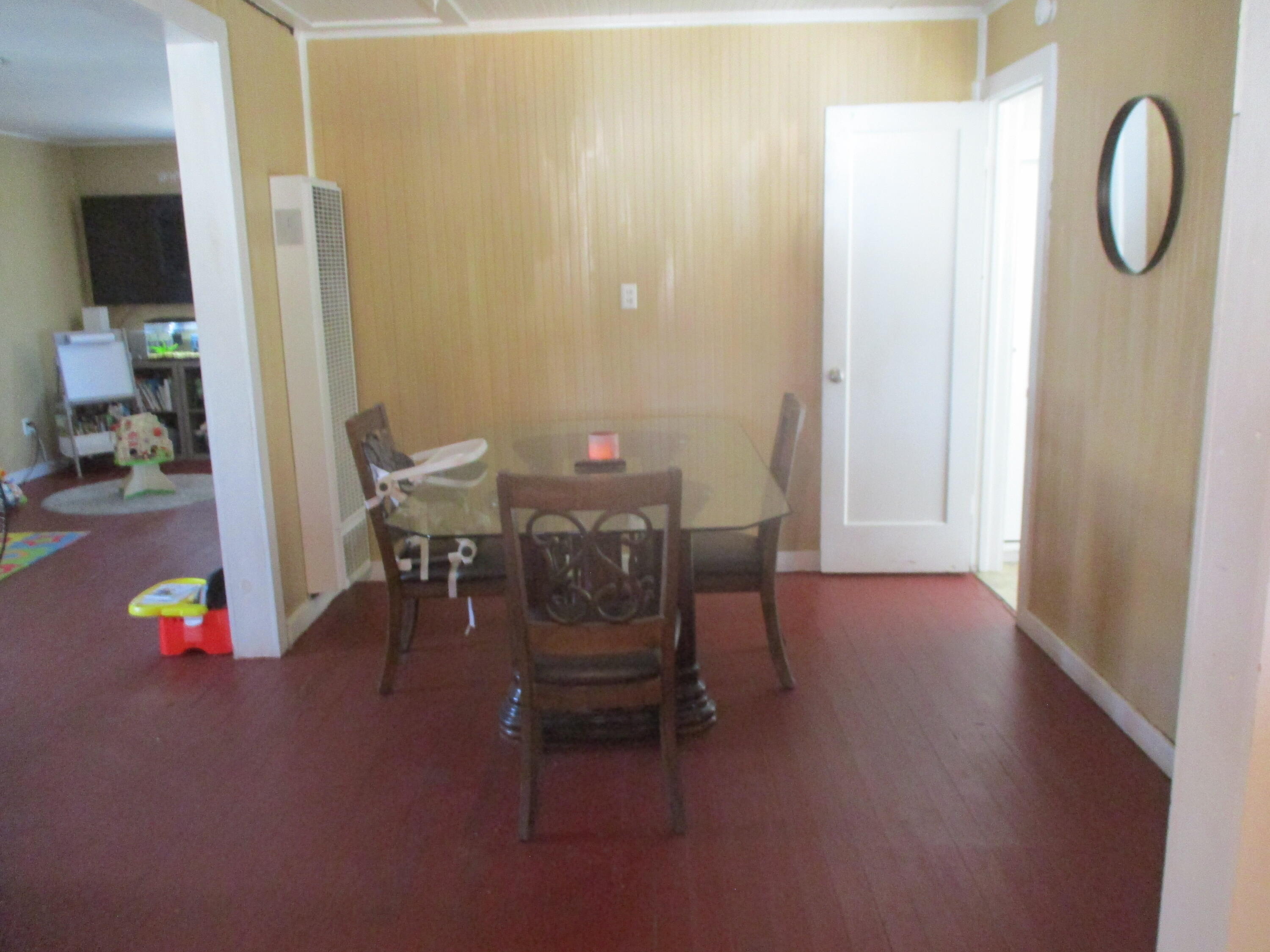 1540 N Encina St, Visalia, CA 93291