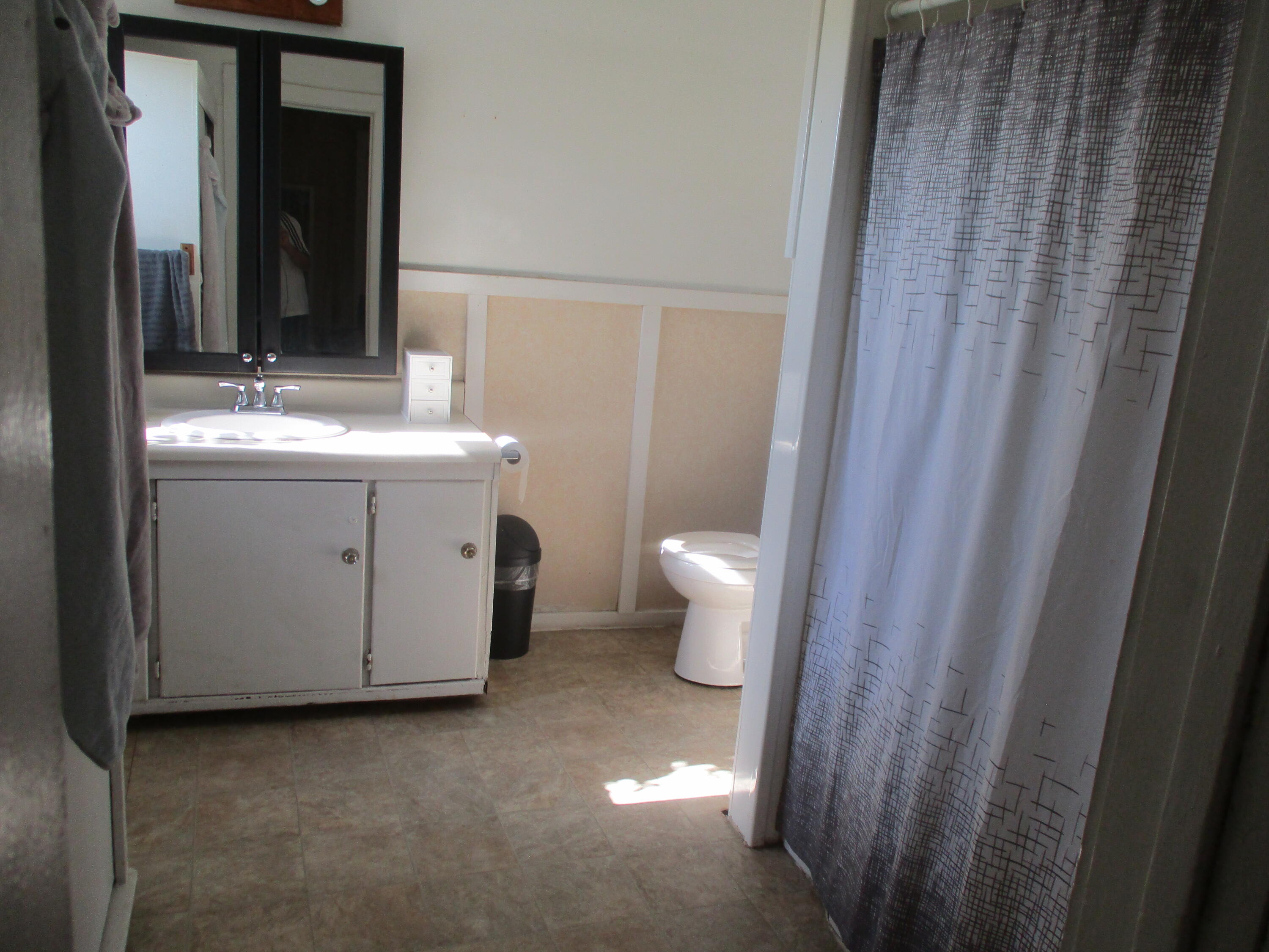 1540 N Encina St, Visalia, CA 93291