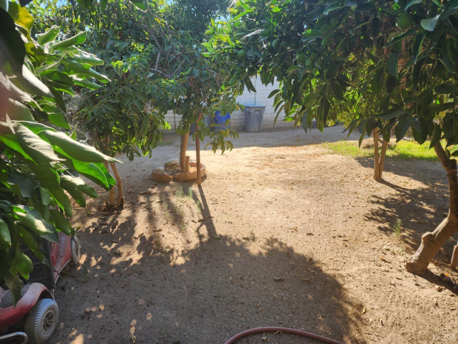 725 18th Pl, Delano, CA 93215