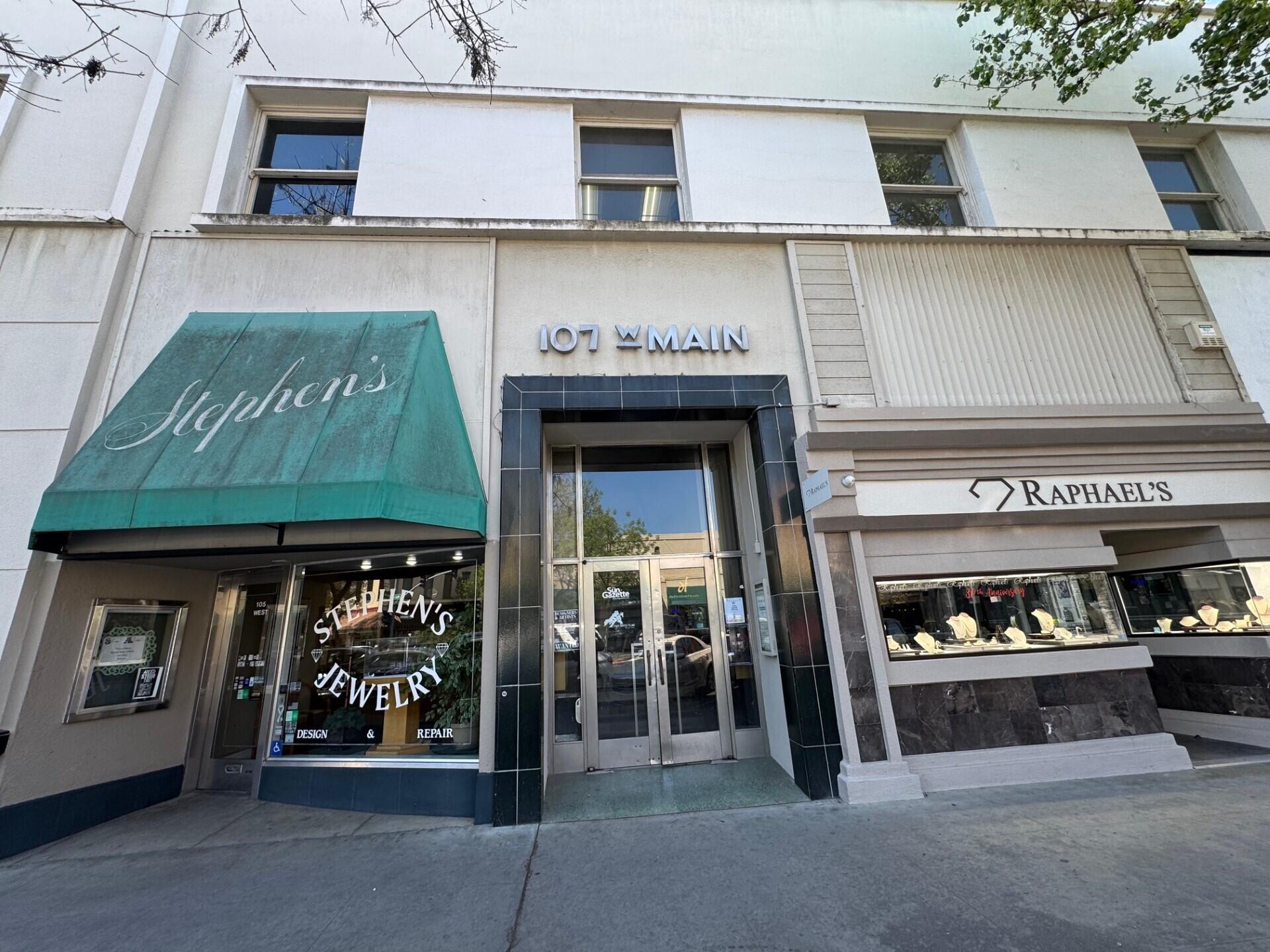 101-111 W Main St, Visalia, CA 93291