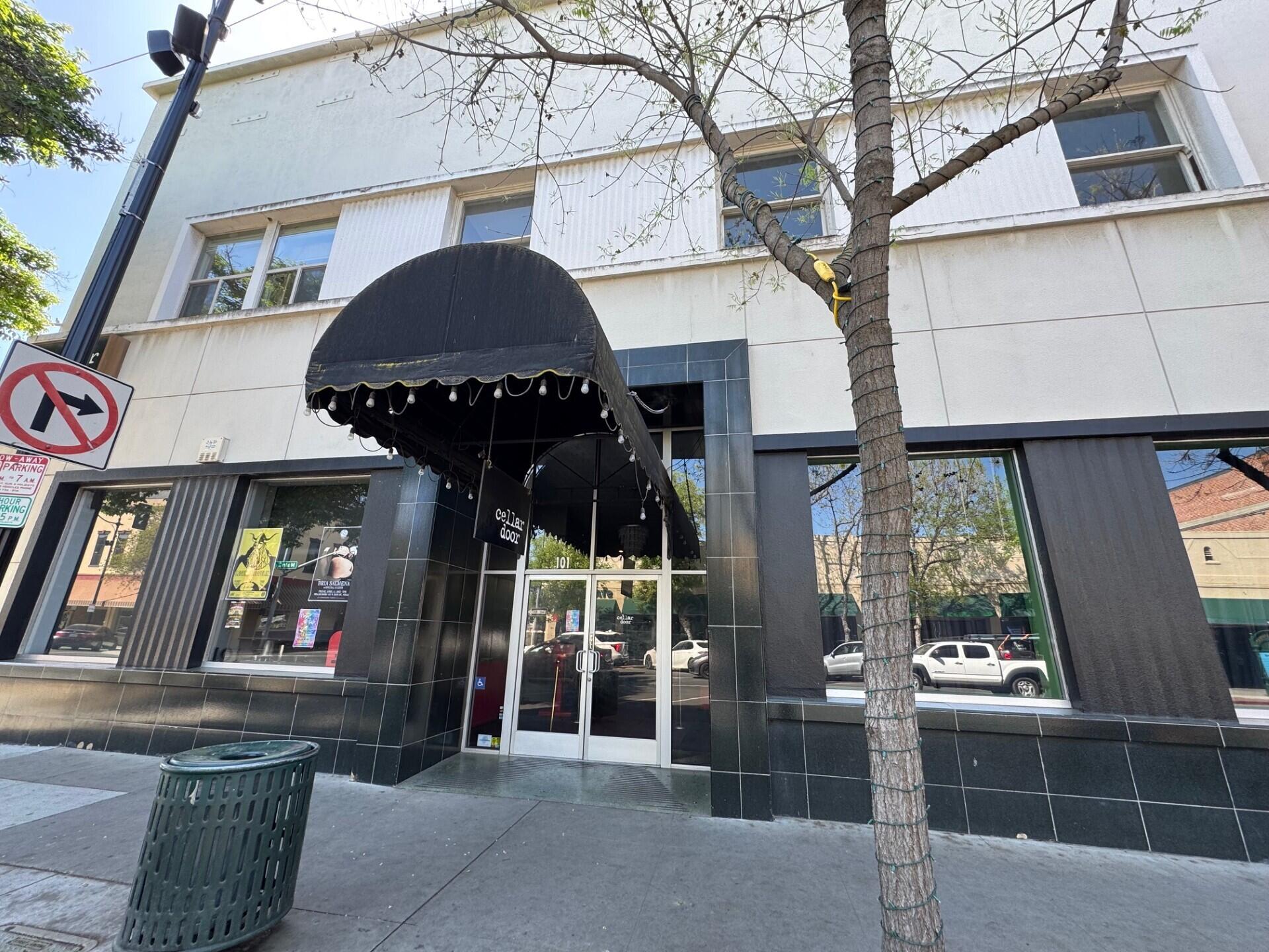 101-111 W Main St, Visalia, CA 93291