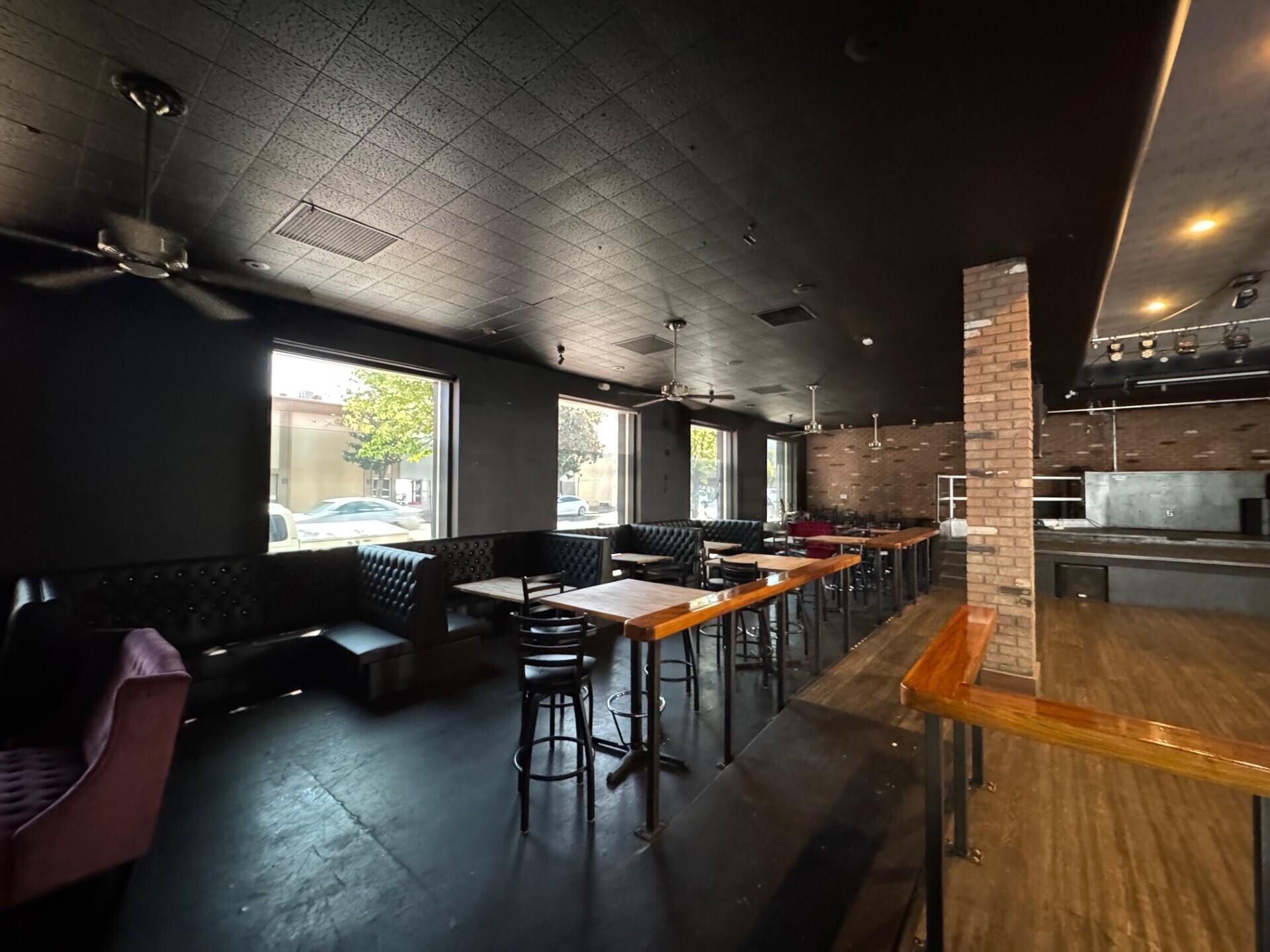 101-111 W Main St, Visalia, CA 93291