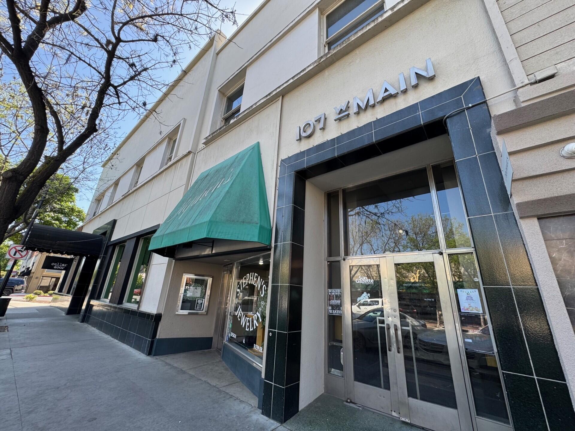 101-111 W Main St, Visalia, CA 93291