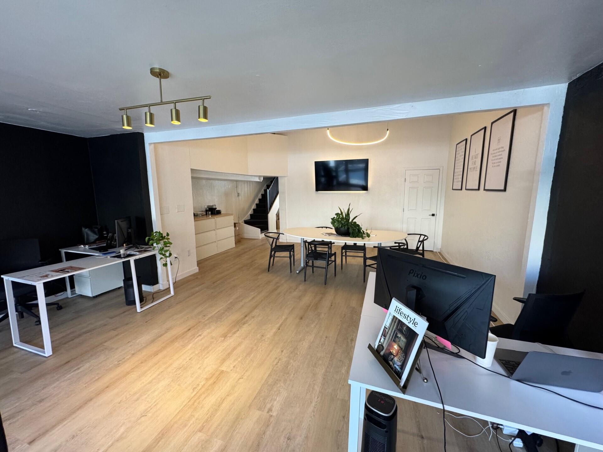 101-111 W Main St, Visalia, CA 93291