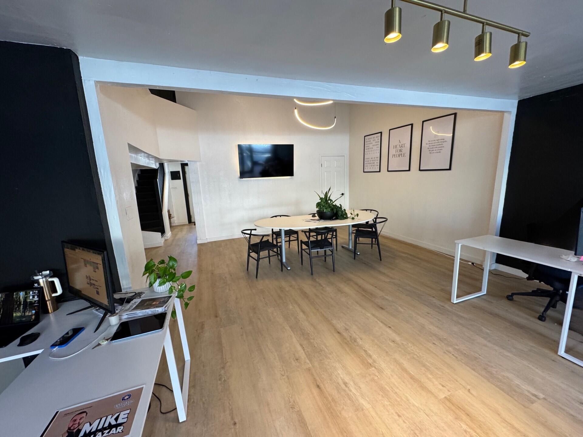 101-111 W Main St, Visalia, CA 93291