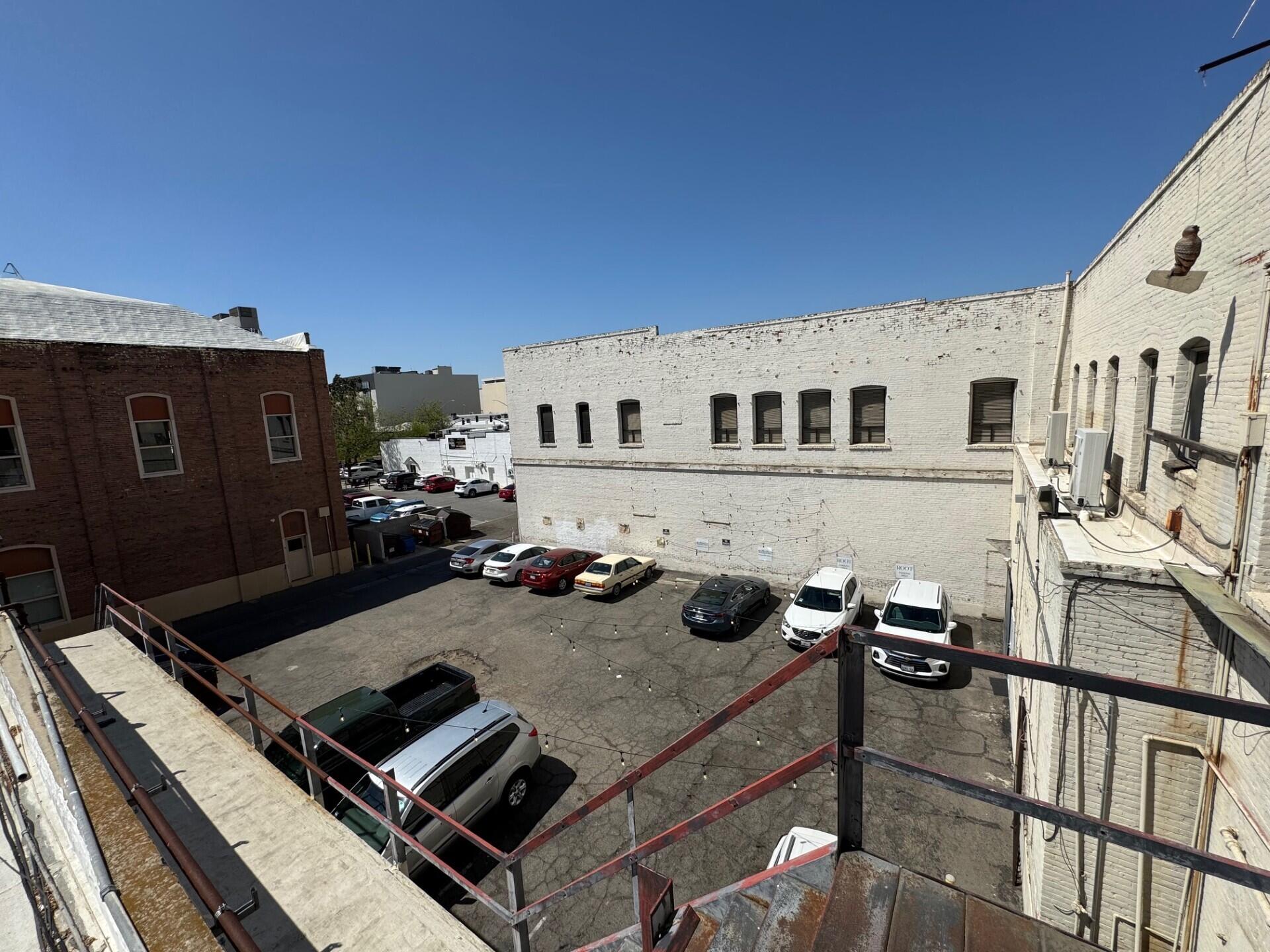 101-111 W Main St, Visalia, CA 93291