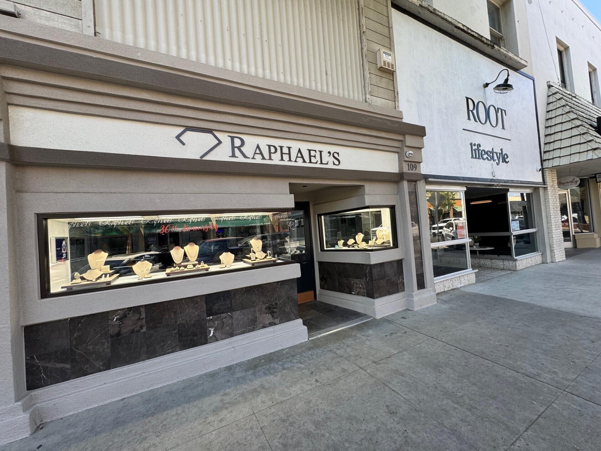 101-111 W Main St, Visalia, CA 93291