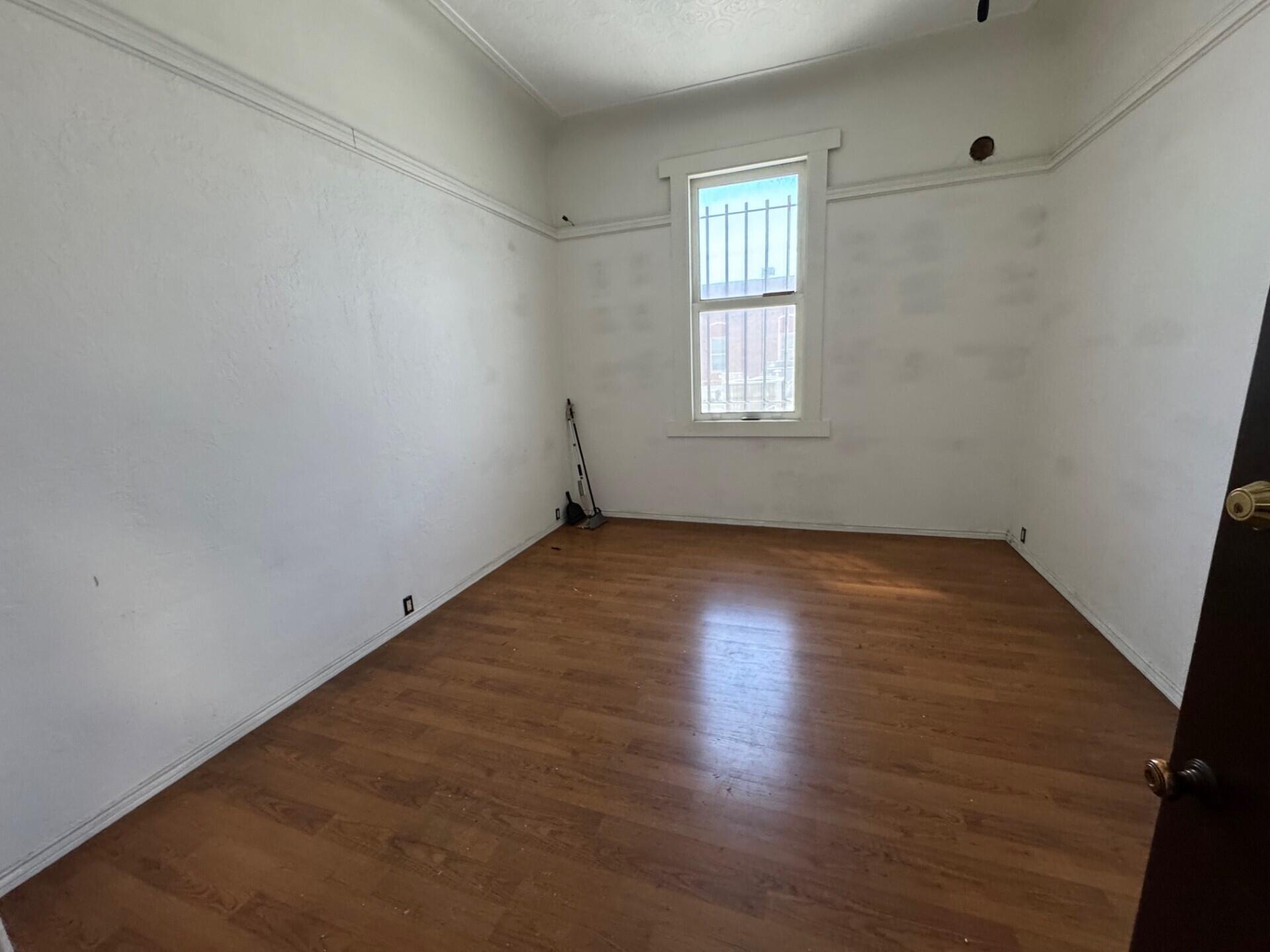 101-111 W Main St, Visalia, CA 93291