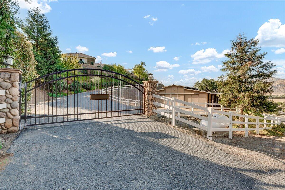 16489 Goat Ranch Rd, Springville, CA 93265