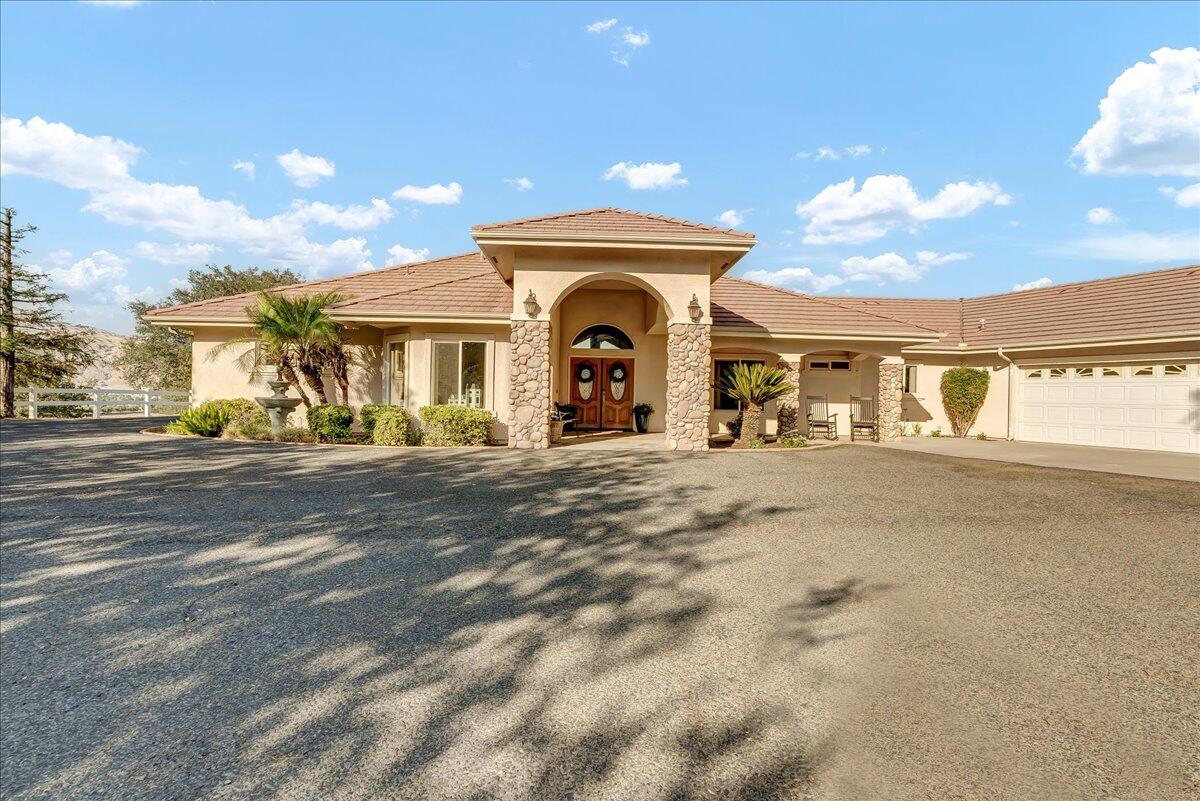 16489 Goat Ranch Rd, Springville, CA 93265