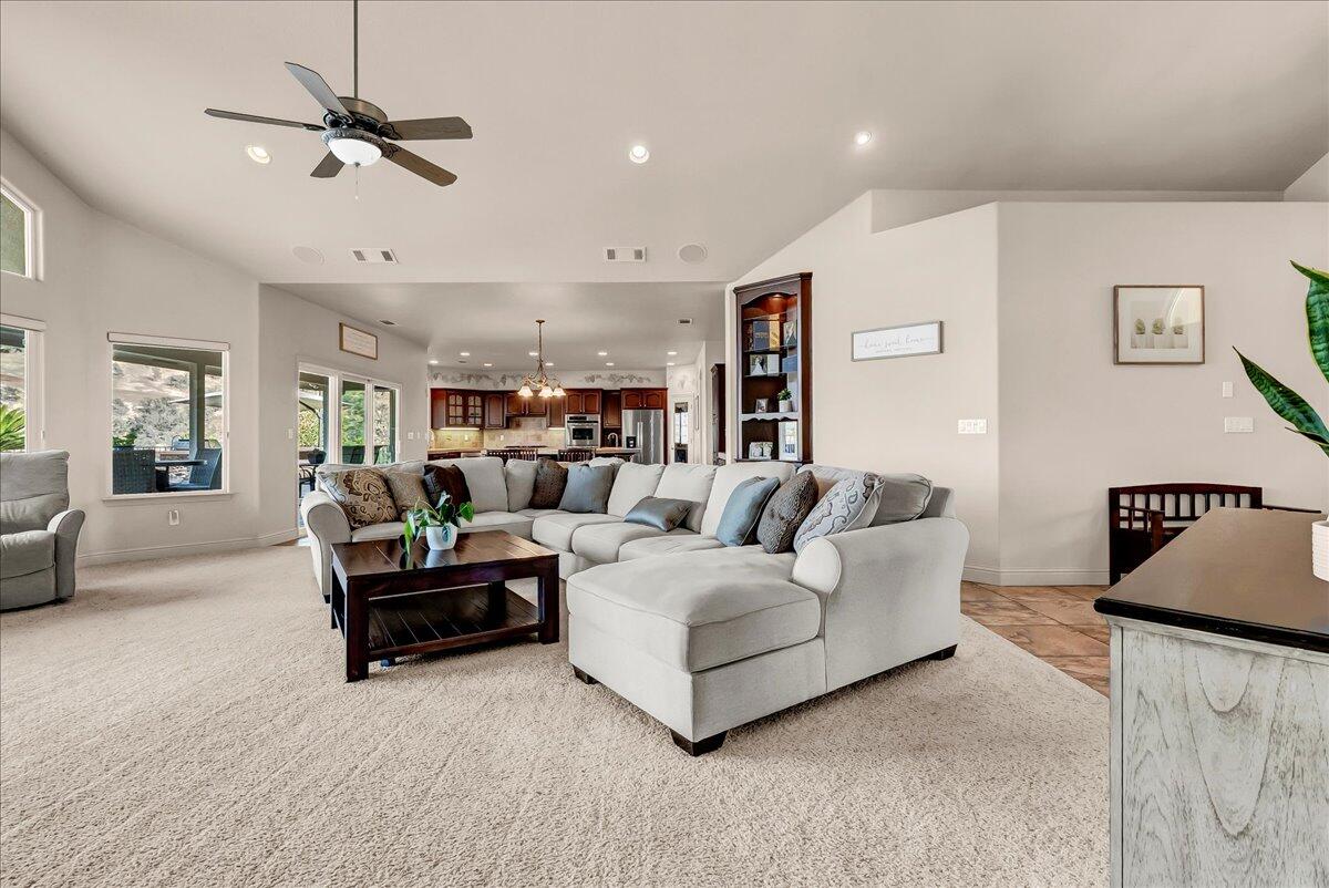 16489 Goat Ranch Rd, Springville, CA 93265