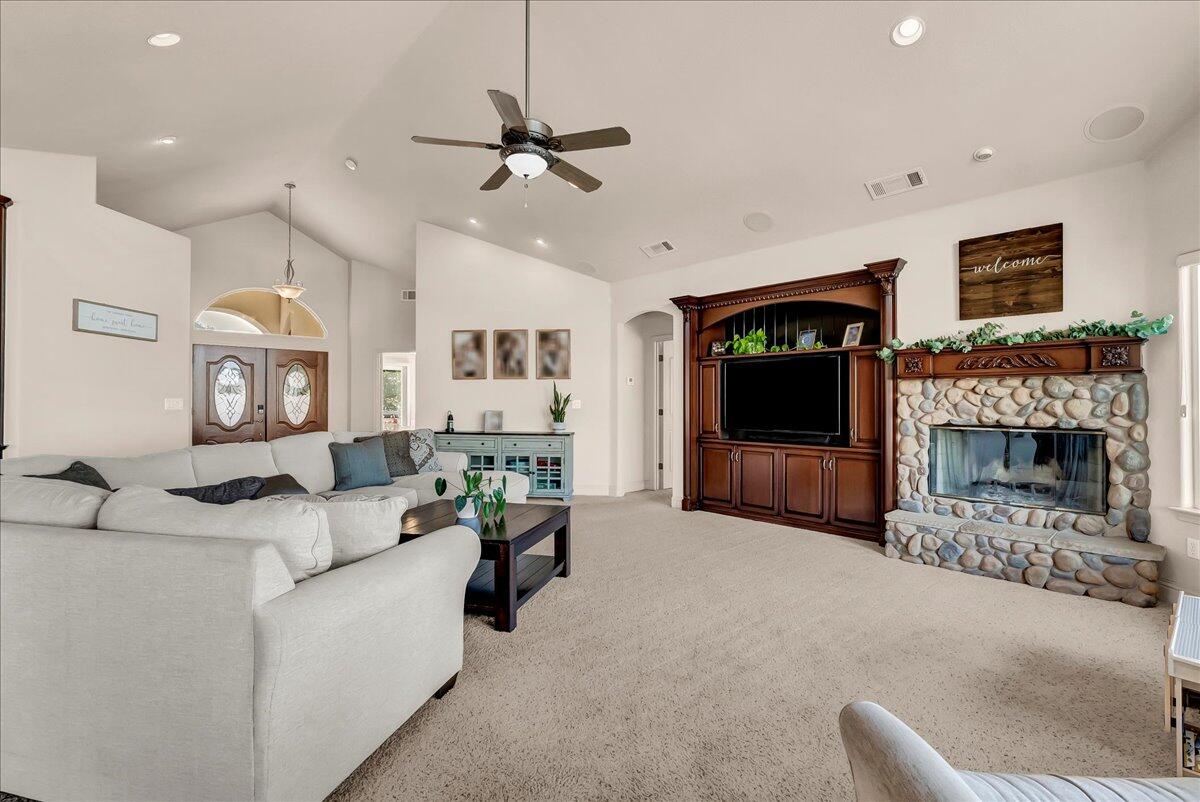 16489 Goat Ranch Rd, Springville, CA 93265